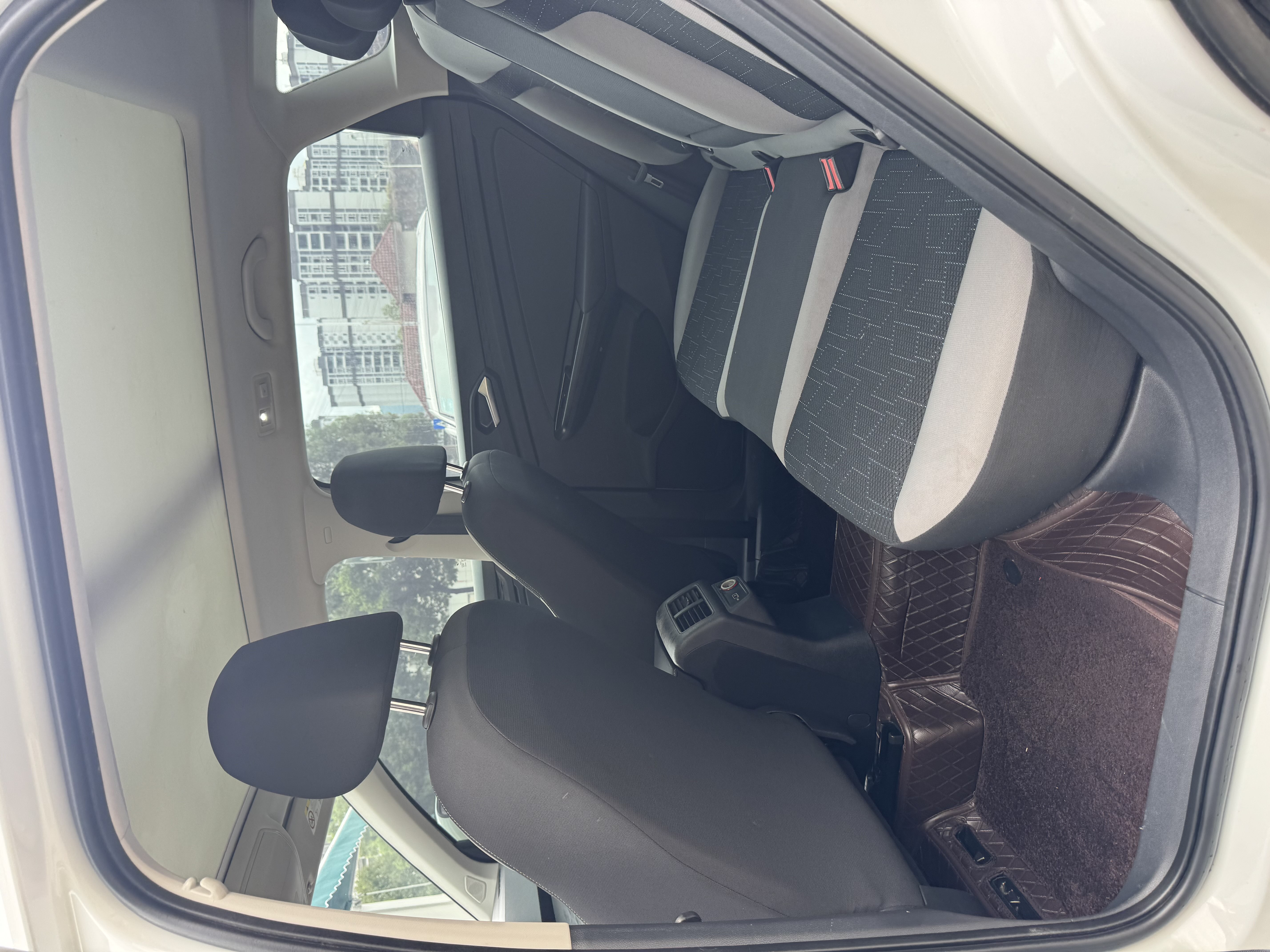 VS5 2021 car image #6
