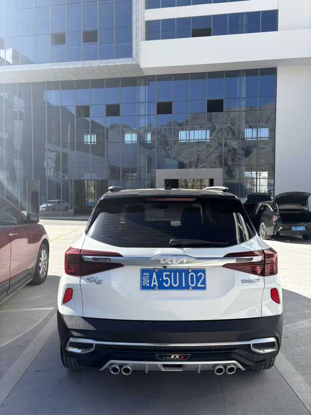 Kia Stonic 2022 изображение автомобиля #6