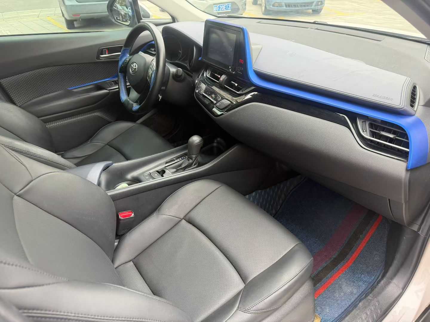 Toyota C-HR 2021 car image #6