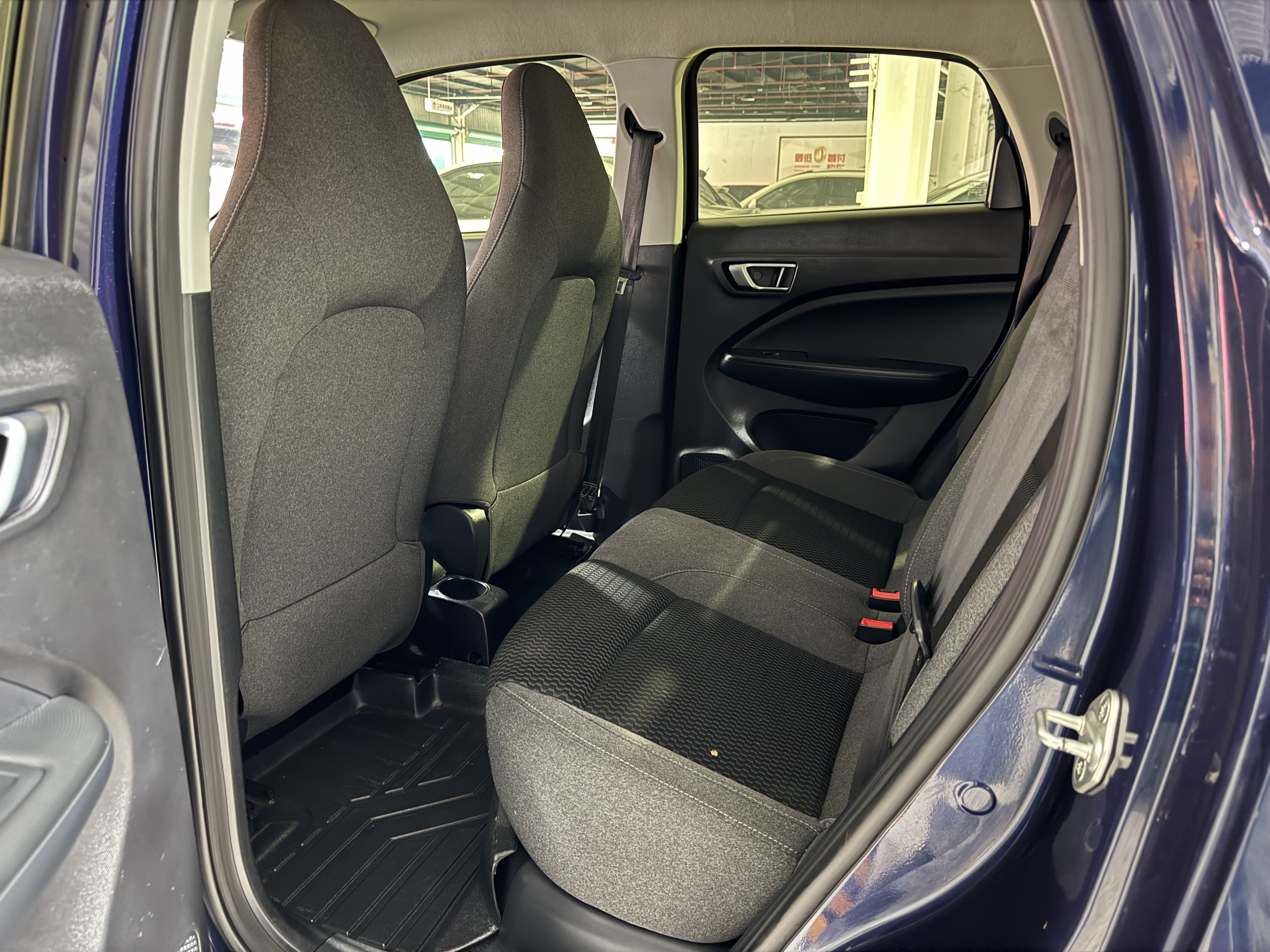 零跑汽车 零跑T03 2021 汽车图片 #6