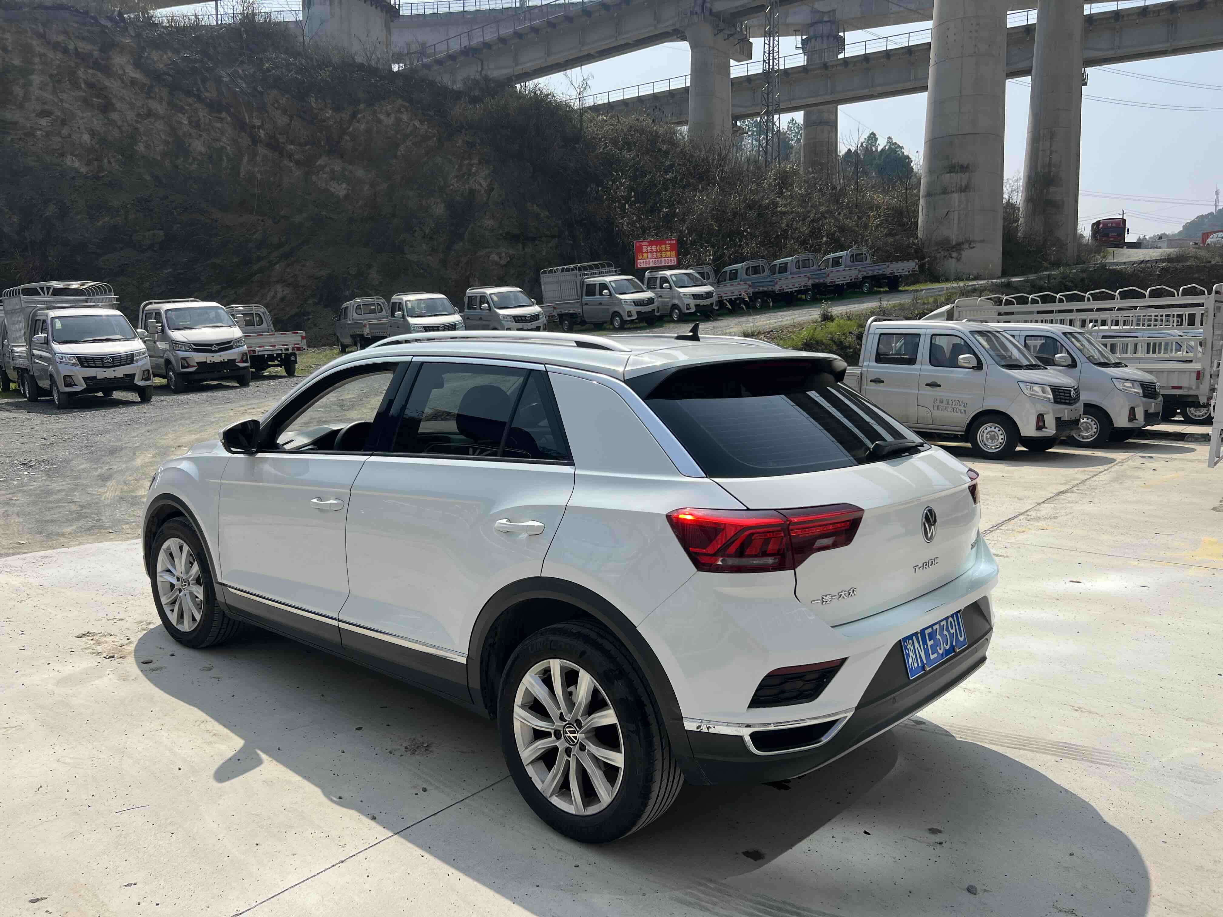 Volkswagen T-Roc 2021 car image #6