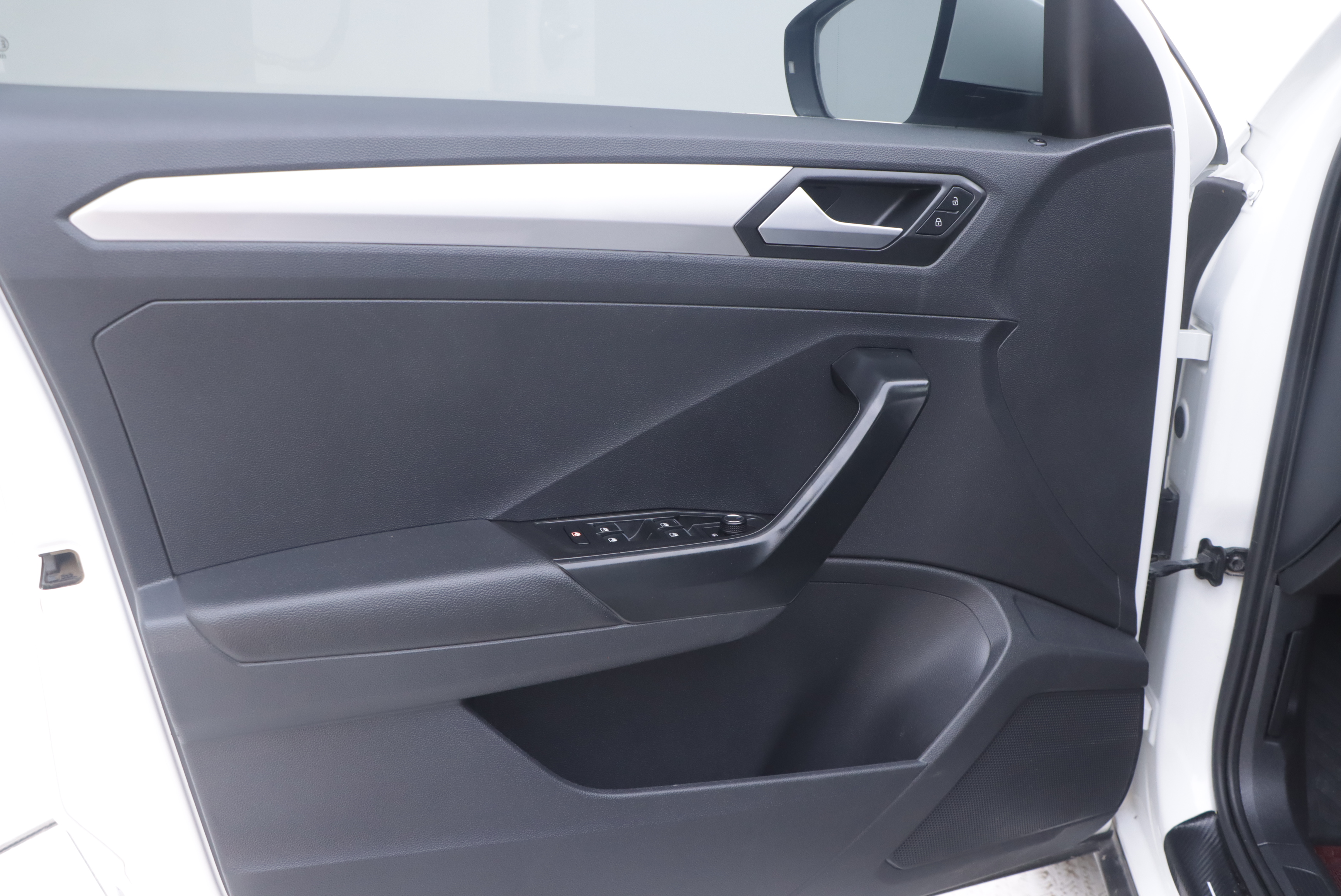 Volkswagen T-Roc 2021 car image #6