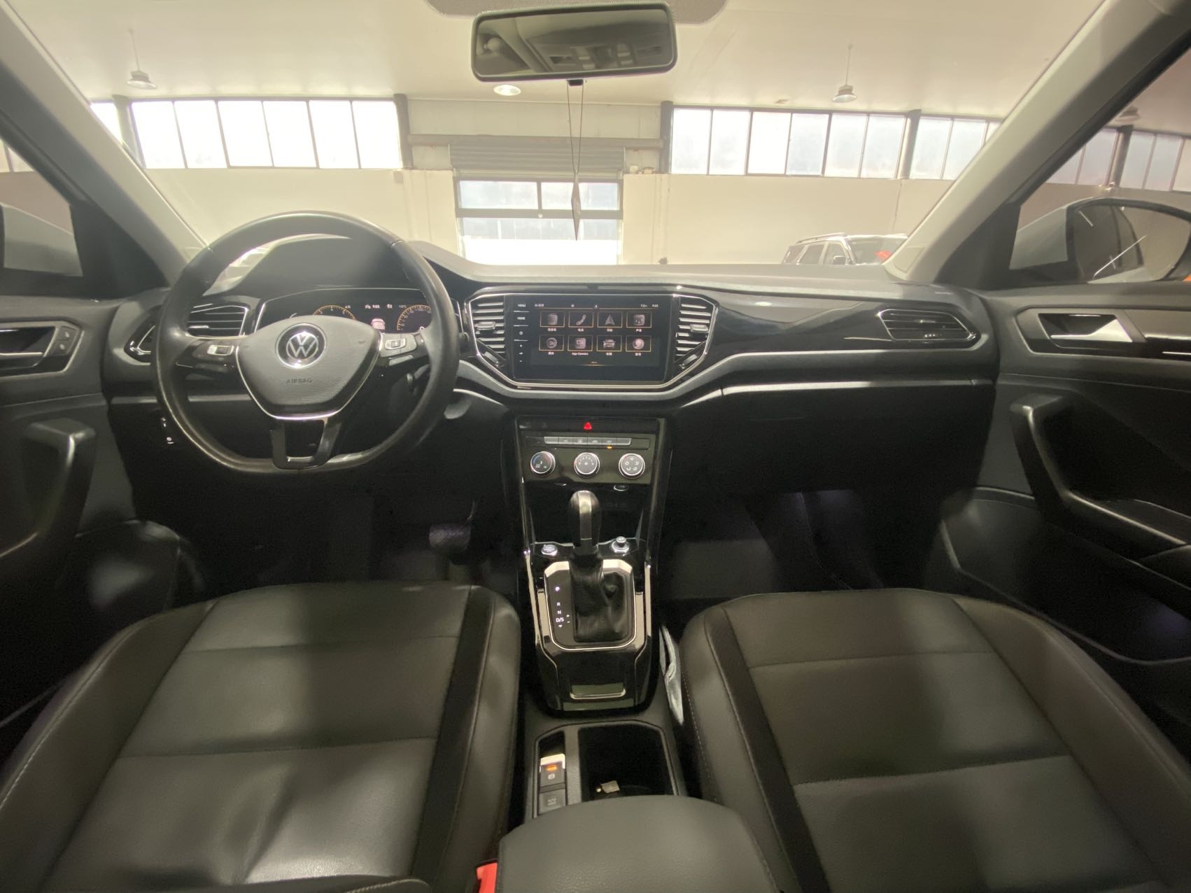 T-Roc 2022 car image #6