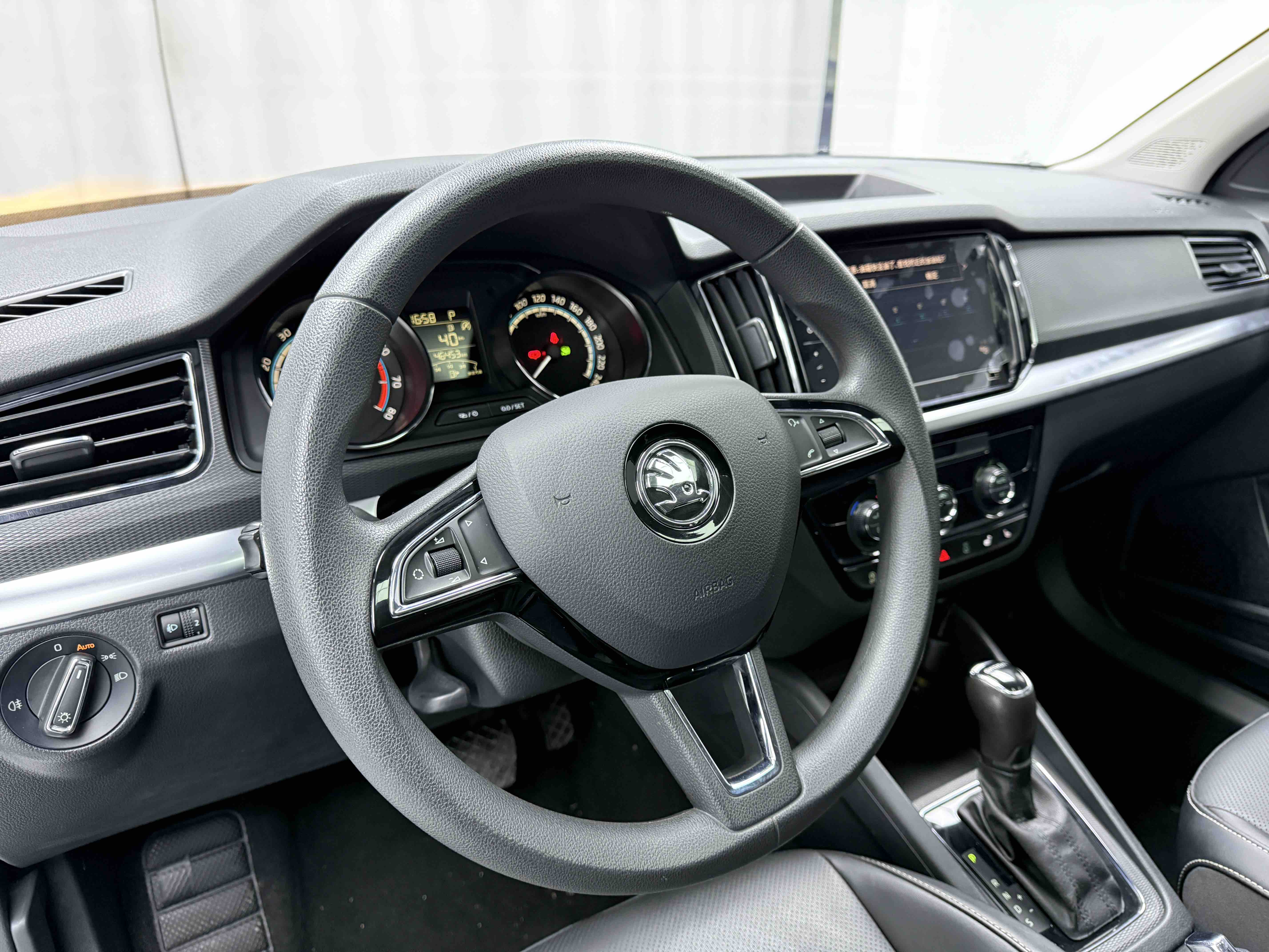 Skoda Kamiq 2021 صورة سيارة #6