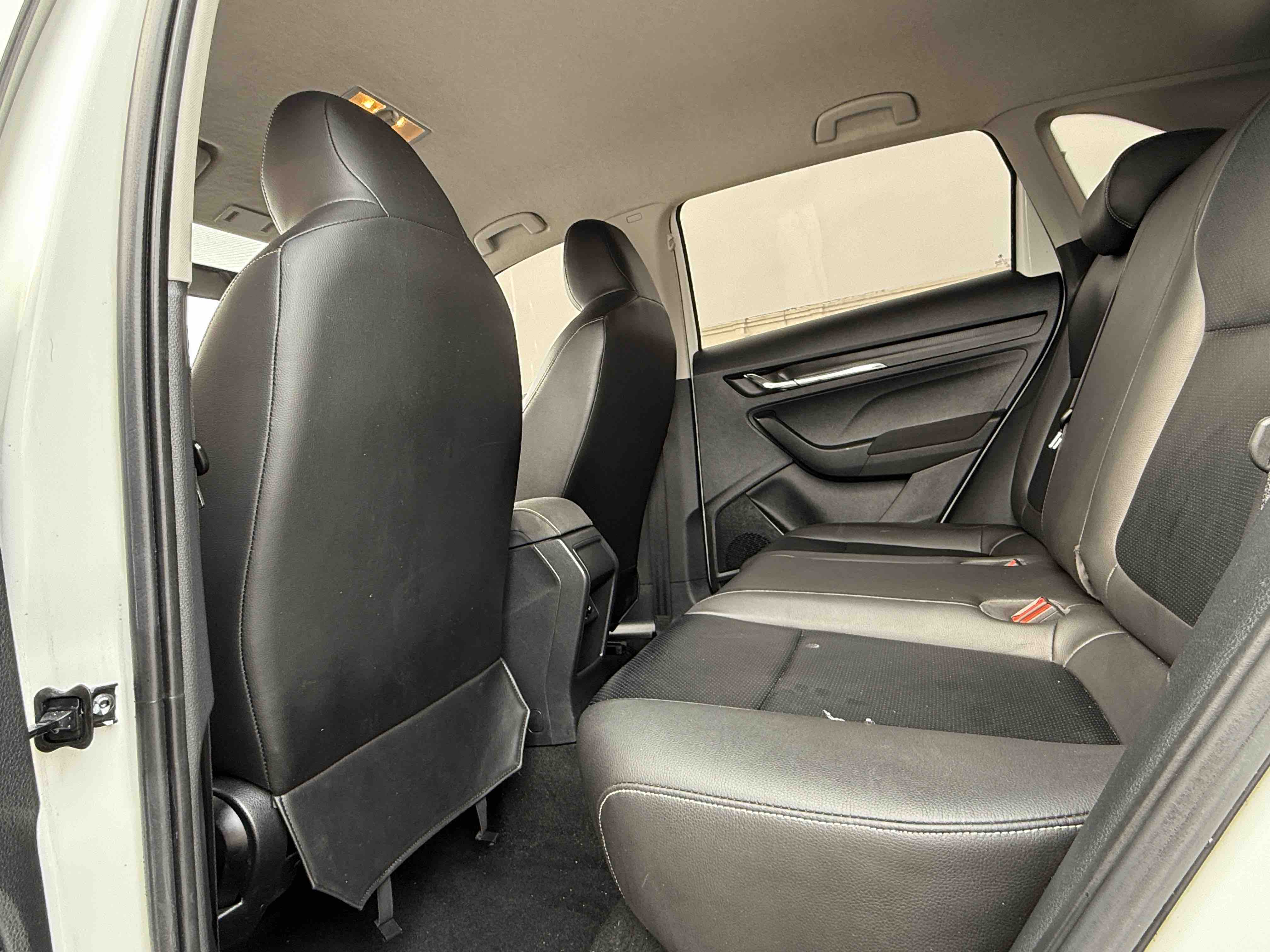 Skoda Kamiq 2021 car image #6