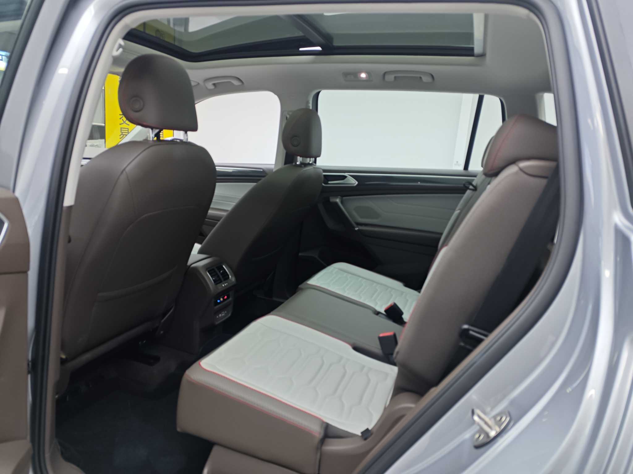 Volkswagen Tiguan L 2021 #6 Volkswagen Tiguan L 2021 car image #6