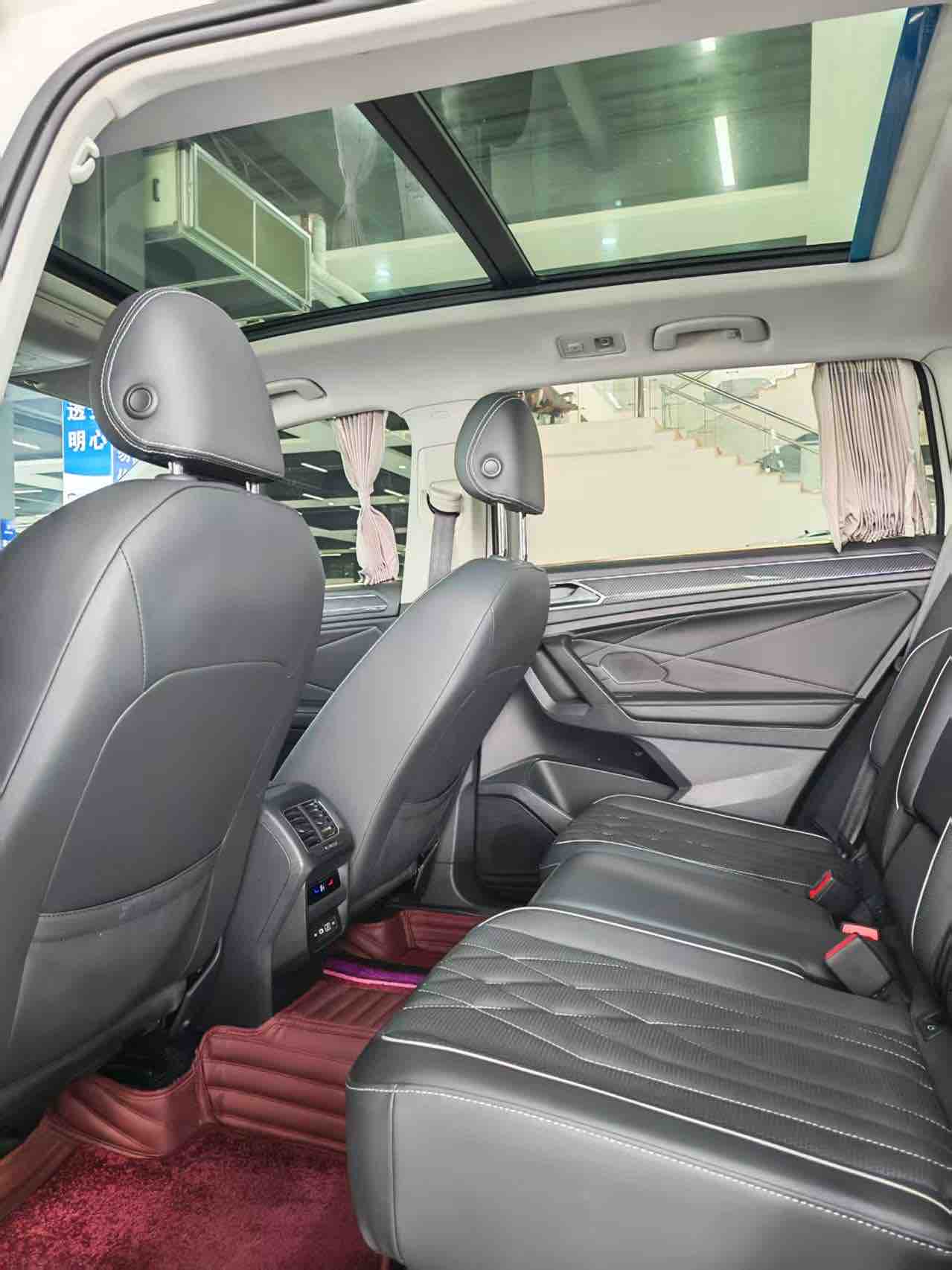 Volkswagen Tiguan L 2022 car image #6