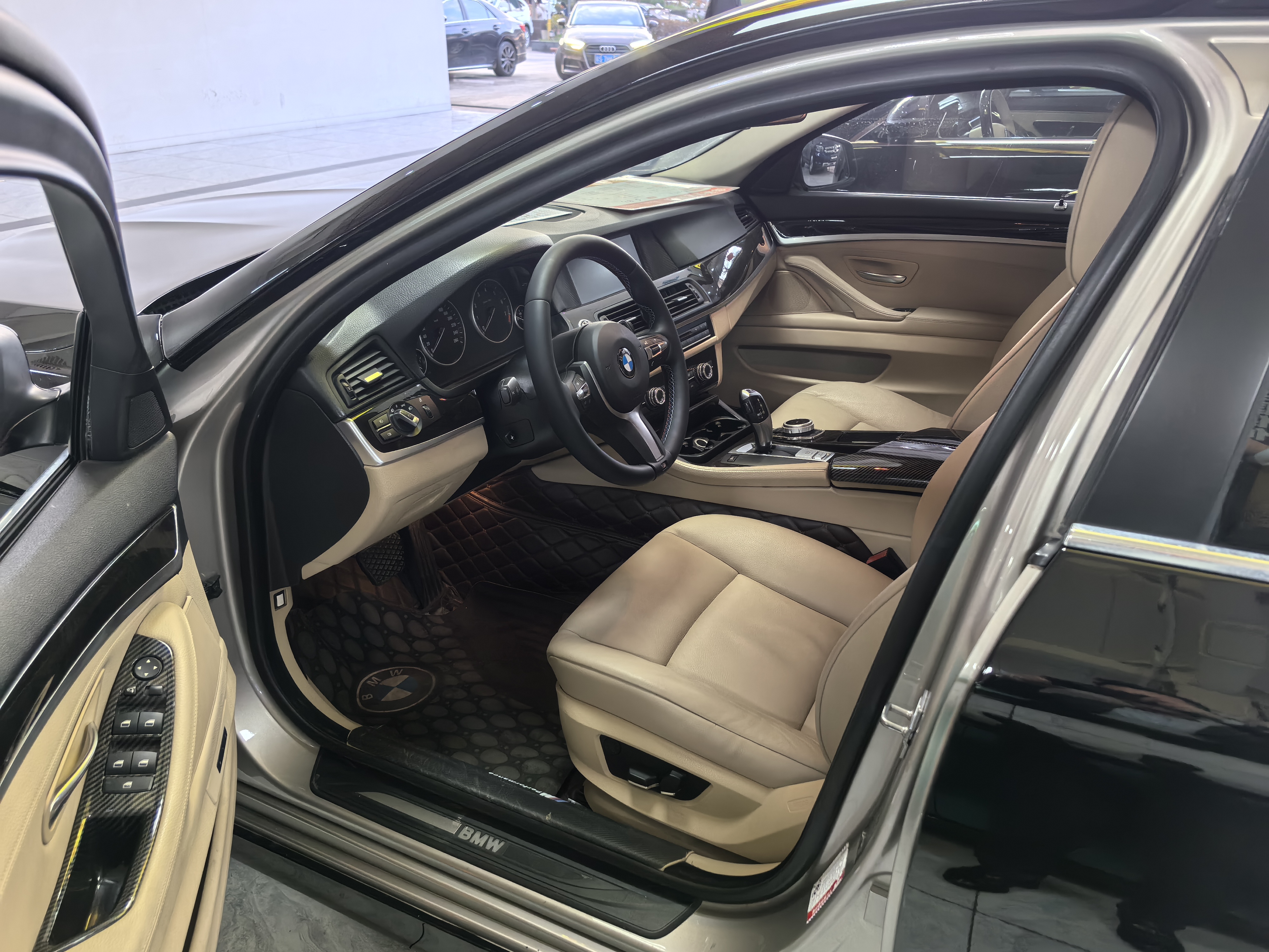 BMW 5 Series 2012 #6 BMW 5 Series 2012 car image #6
