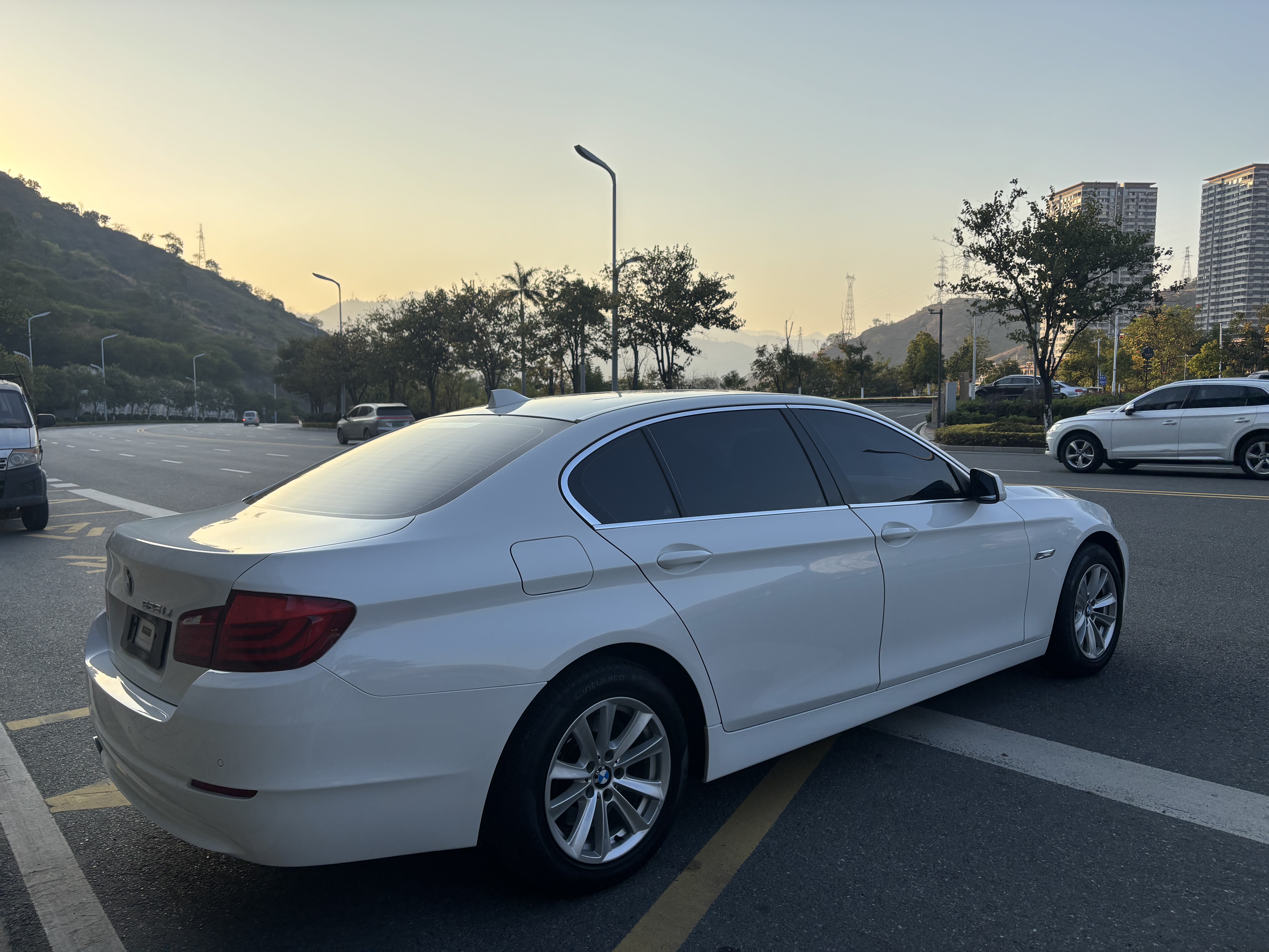 BMW 5 Series 2012 #6 BMW 5 Series 2012 car image #6