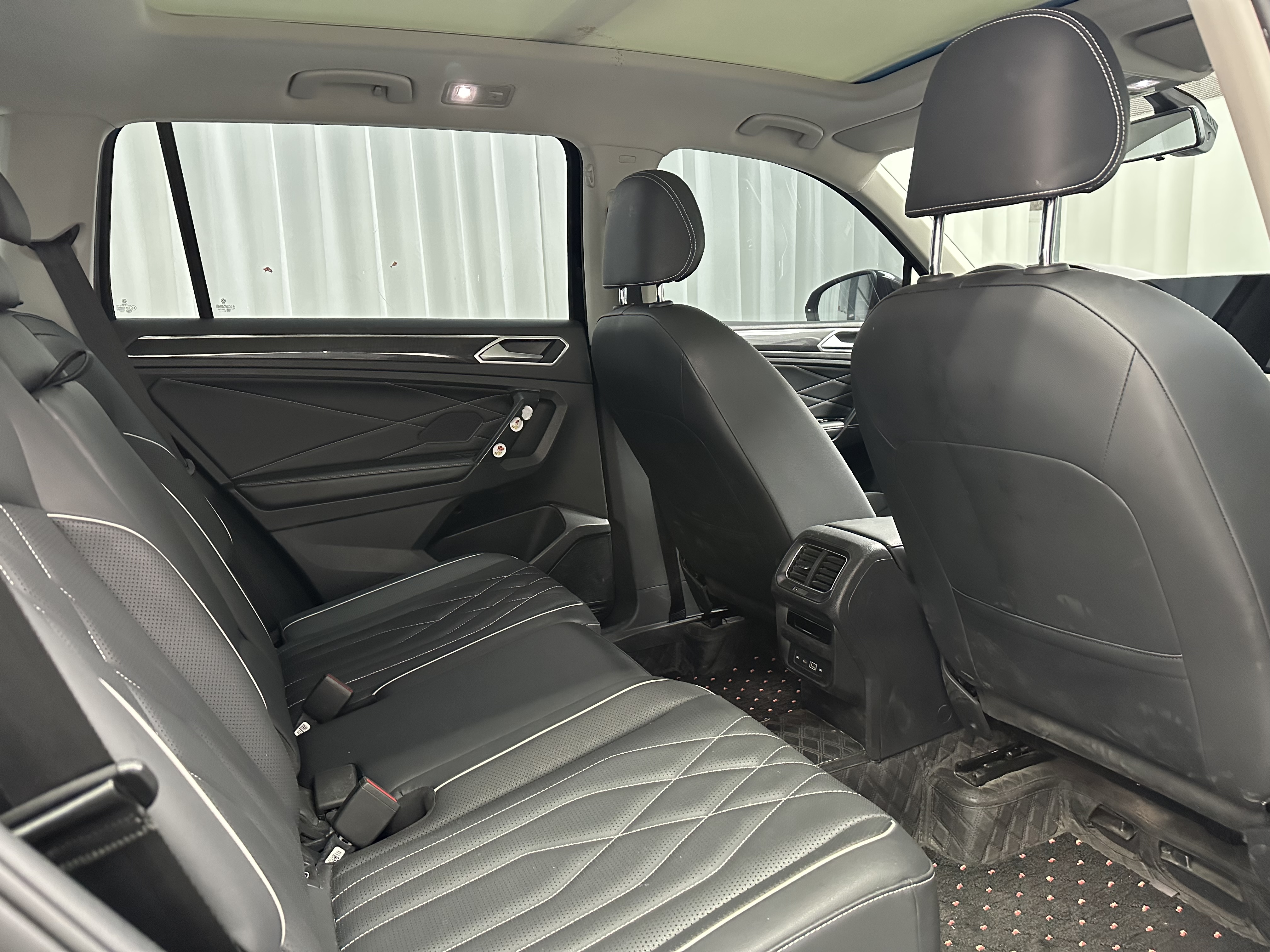 Volkswagen Tiguan L 2022 car image #6