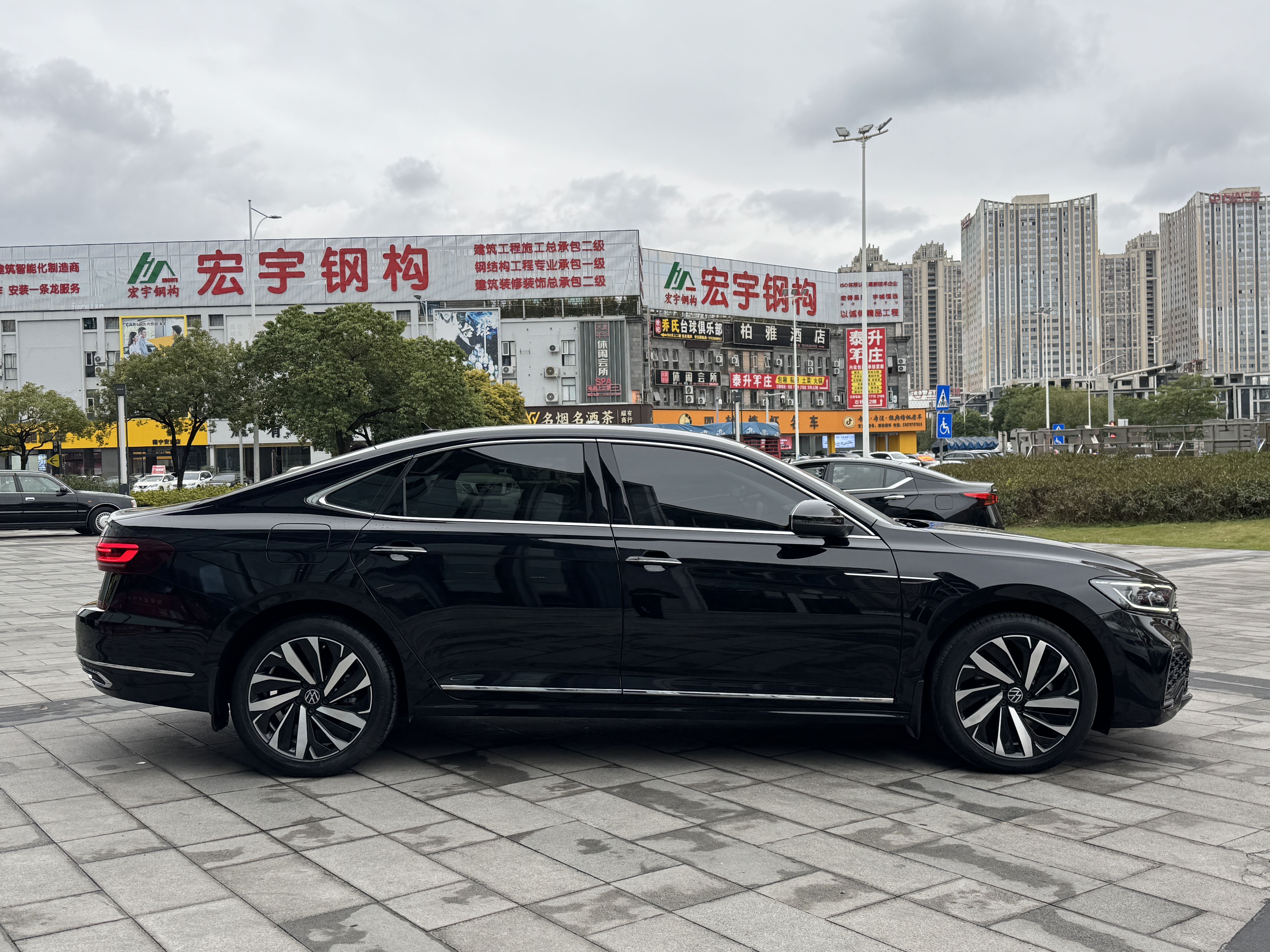 Volkswagen Passat 2022 car image #6