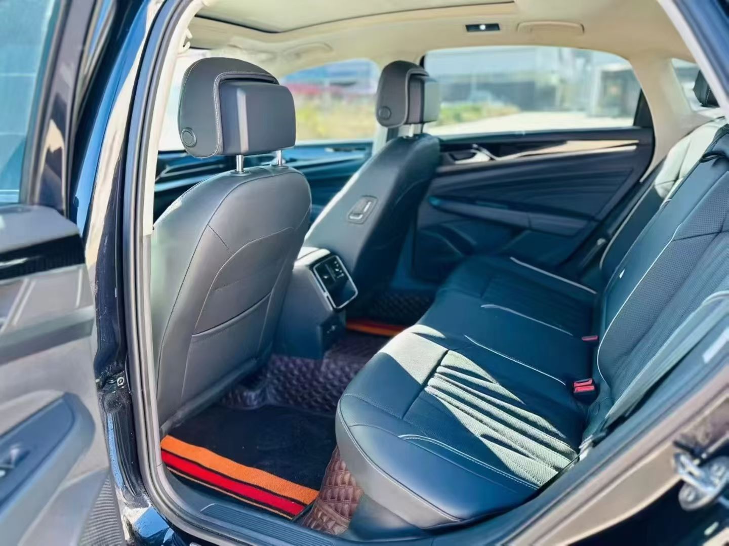 Volkswagen Passat 2022 car image #6