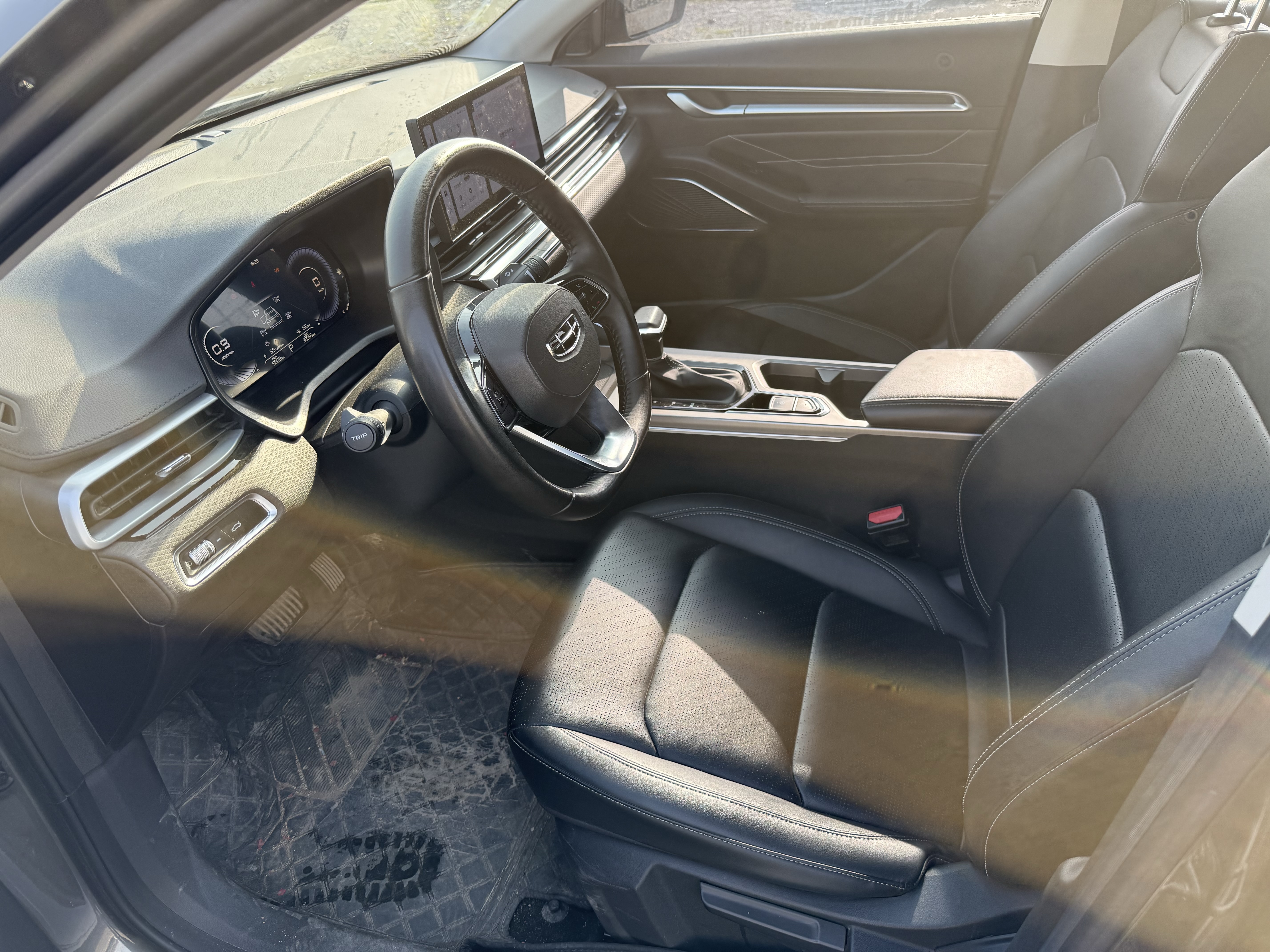 Emgrand 2023 #6 Emgrand 2023 car image #6