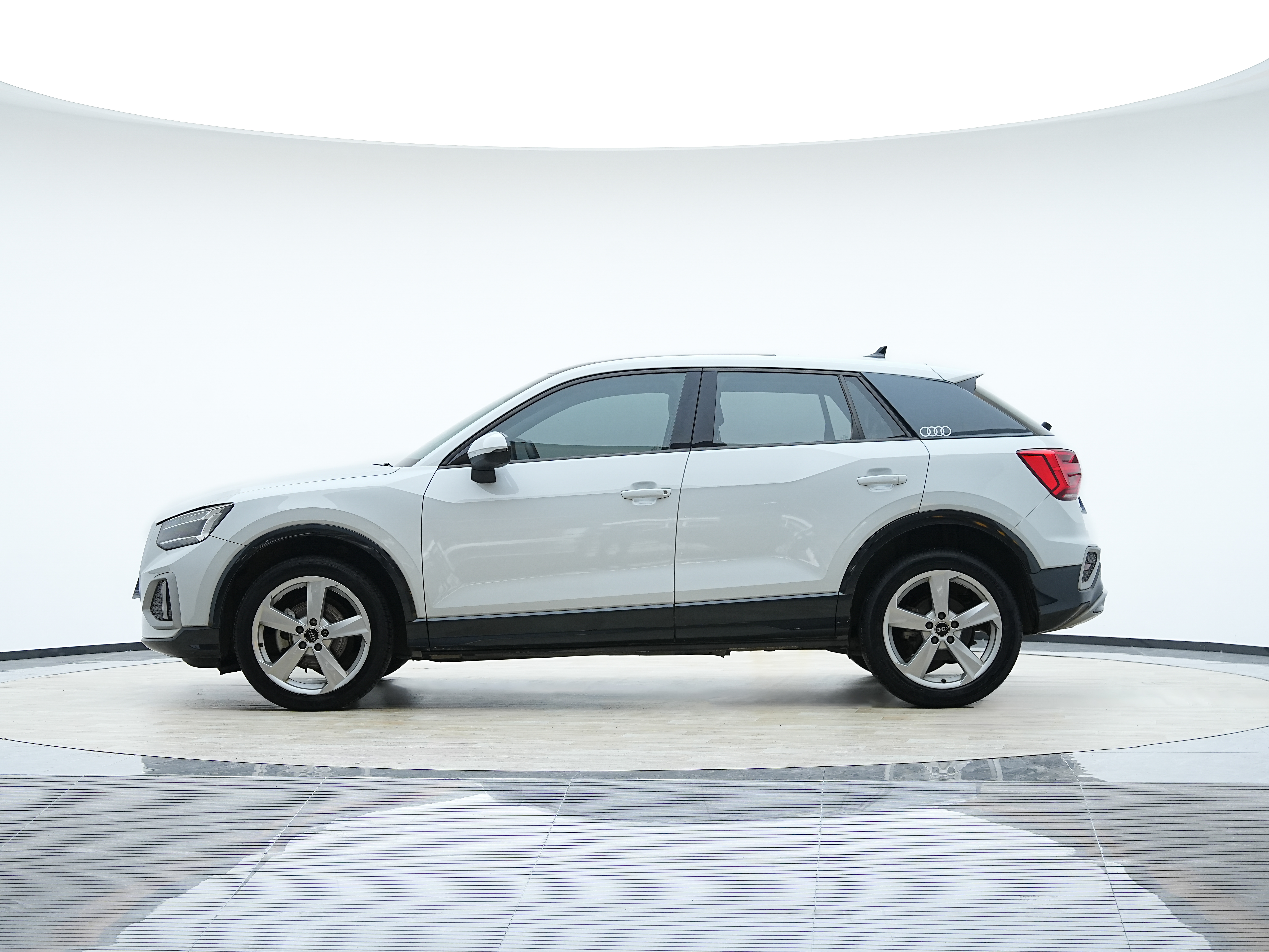 Audi Q2L 2023 imagem de carro #6