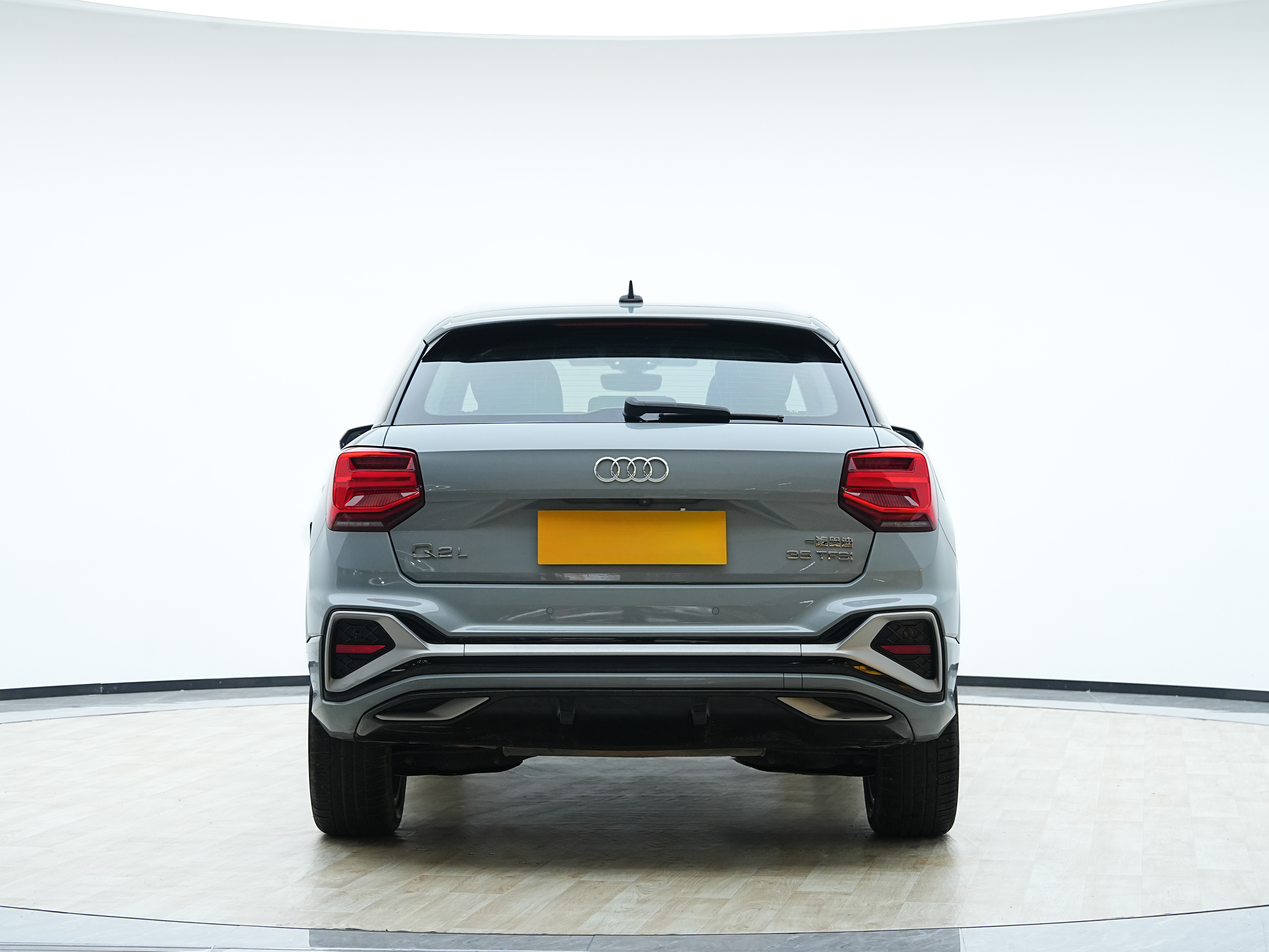 Audi Q2L 2023 صورة سيارة #6