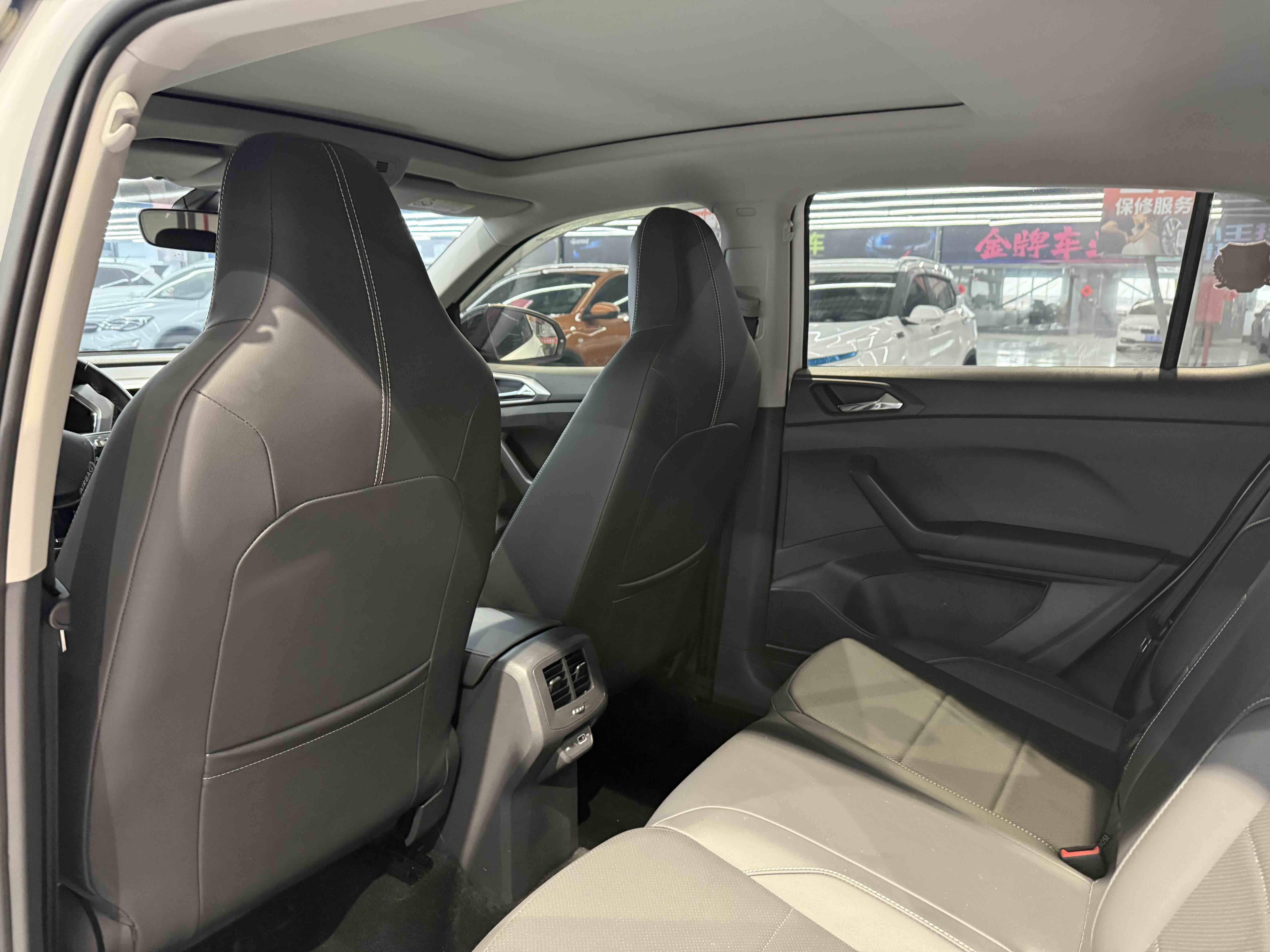 Volkswagen T-Cross 2022 car image #6