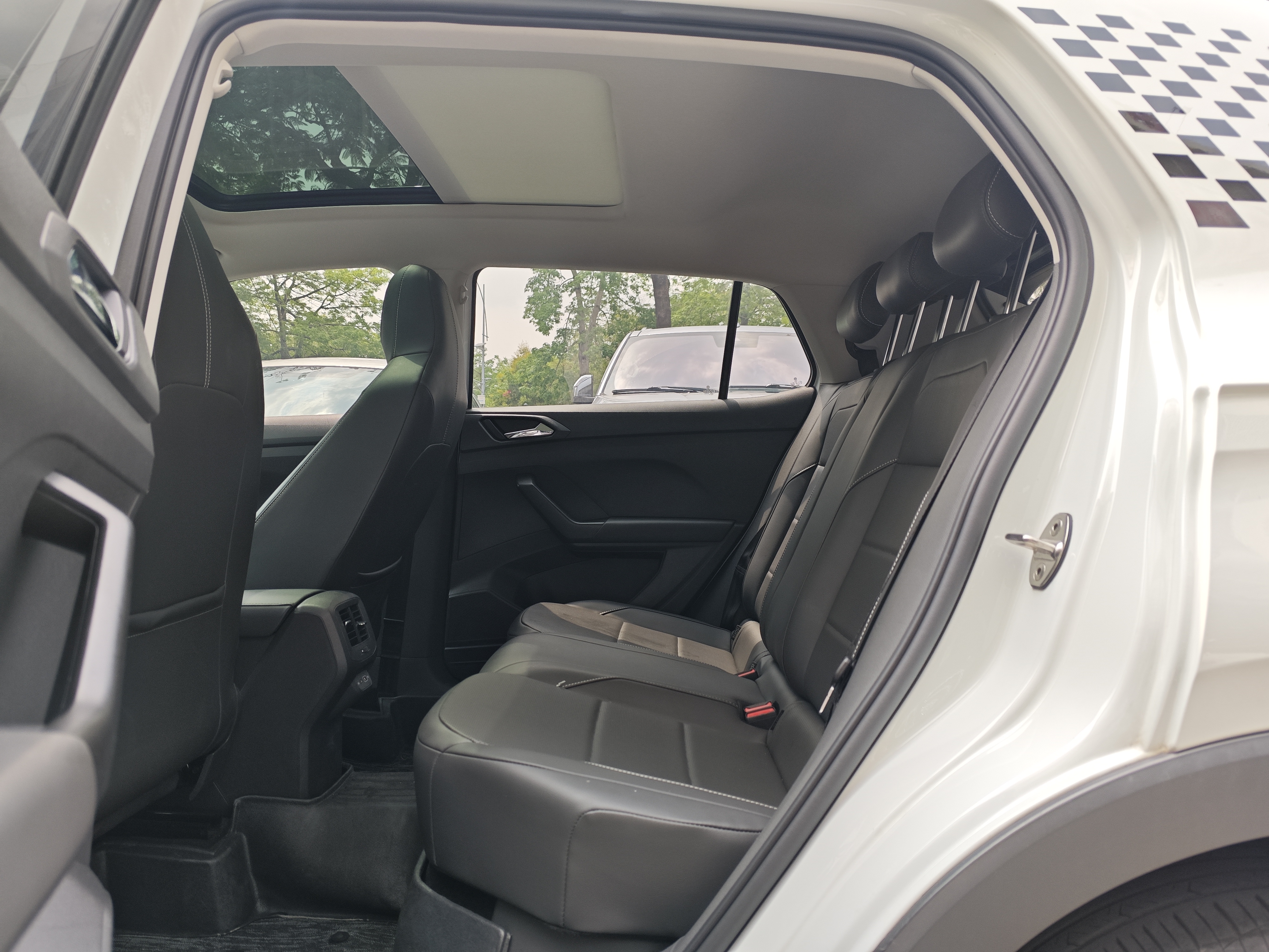 Volkswagen T-Cross 2023 #6 Volkswagen T-Cross 2023 car image #6