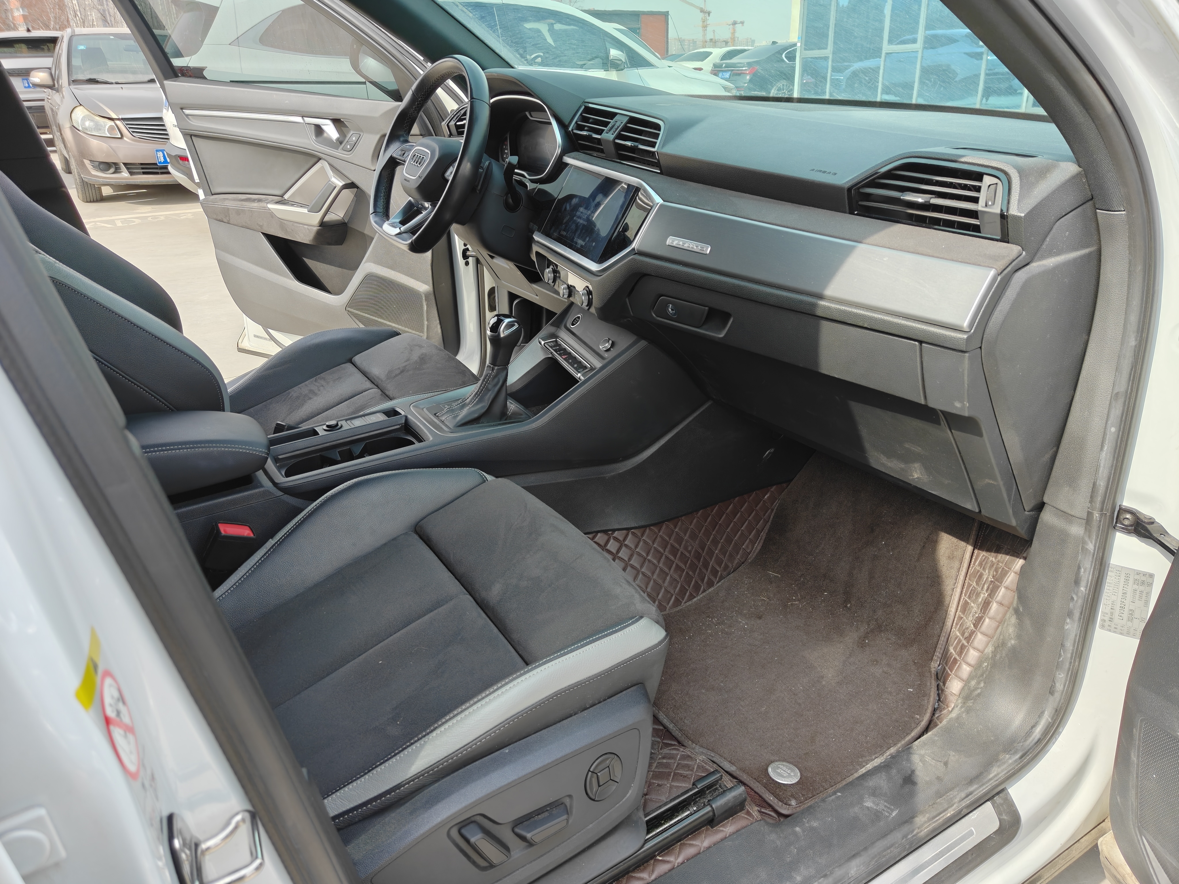 Audi Q3 2022 car image #6