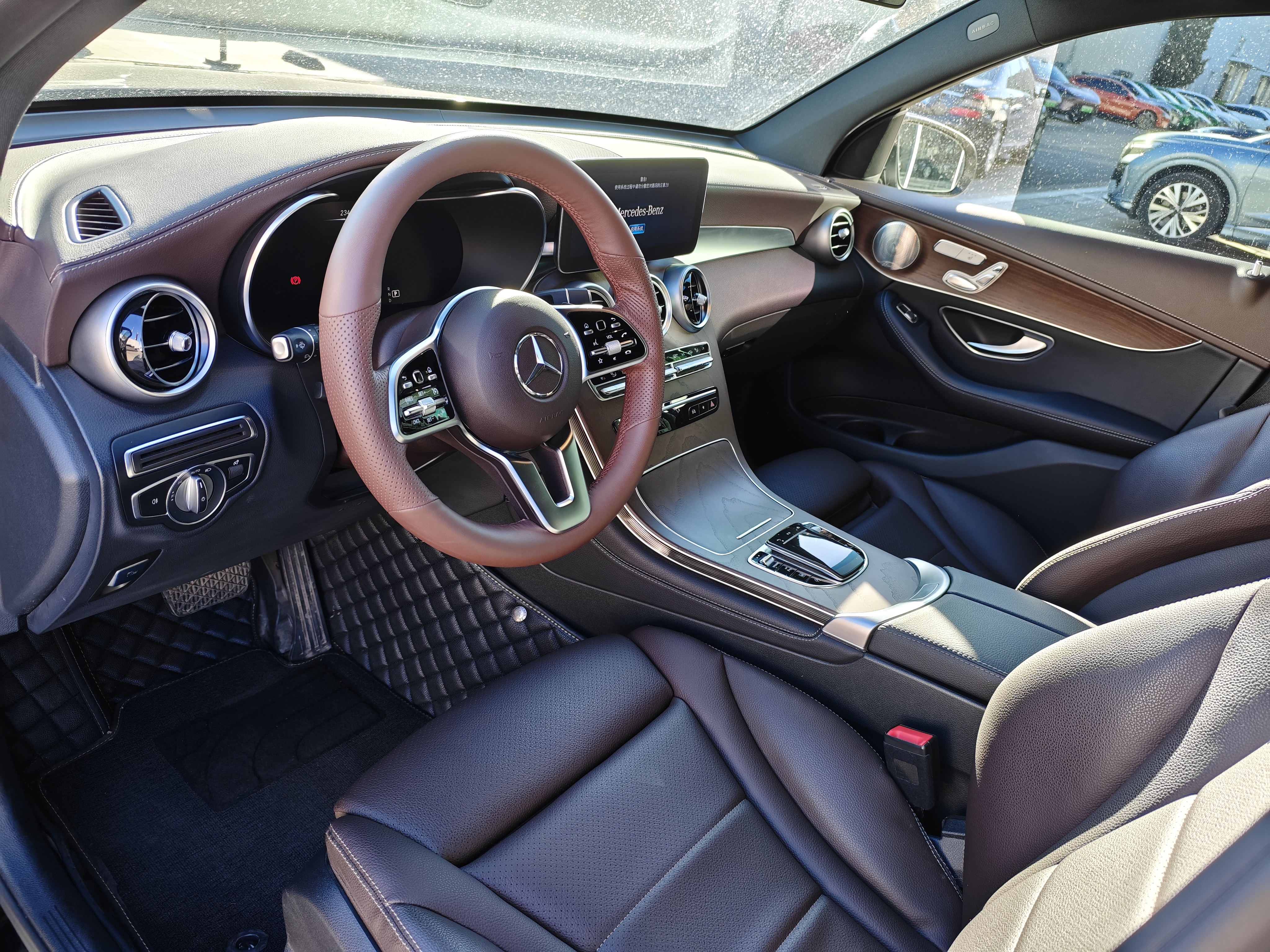 Mercedes-Benz GLC Class 2022 car image #6