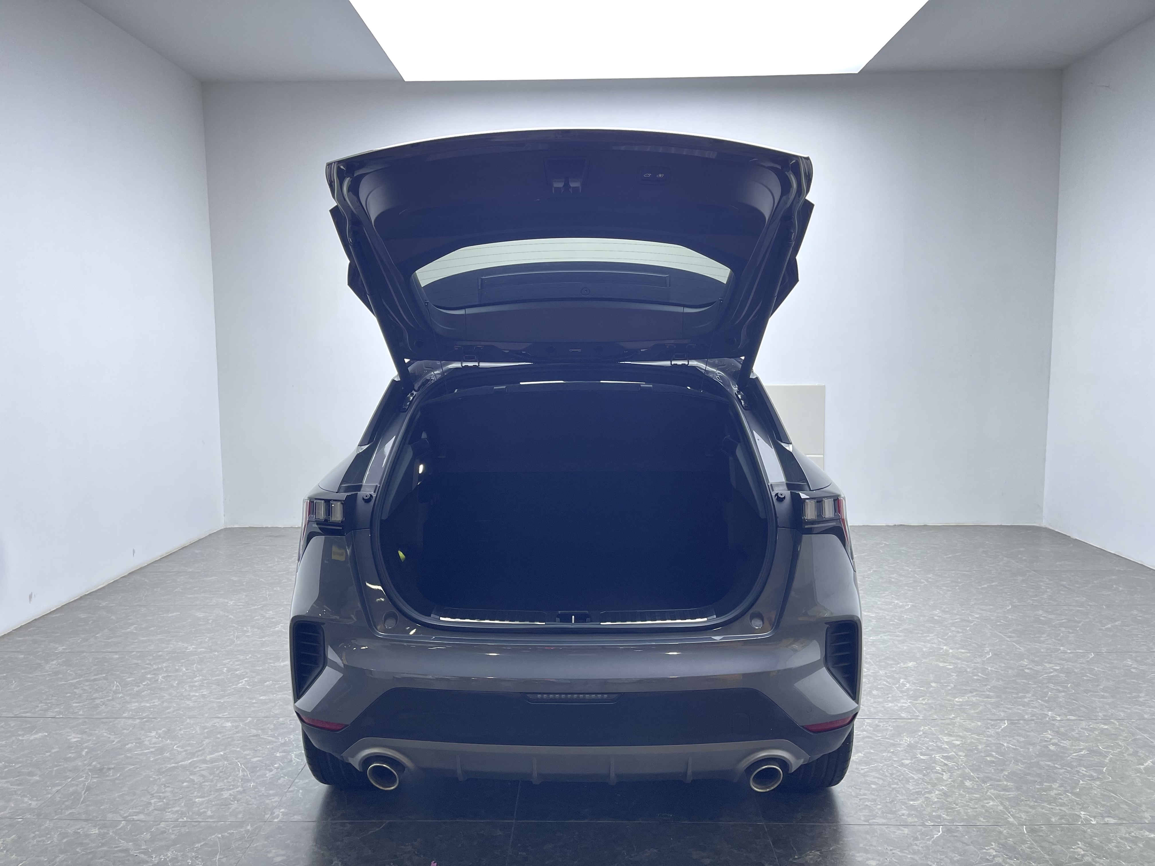 Lynk & Co 06 2024 car image #6