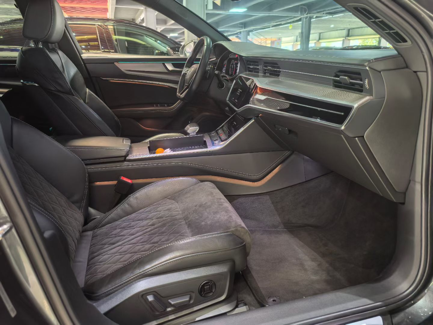 Audi A6L 2022 car image #6