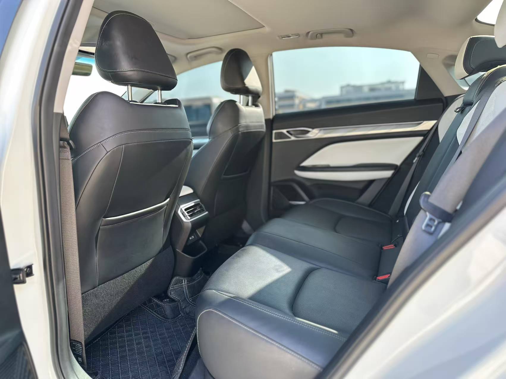 GEELY Emgrand L 2022 immagine di auto #6