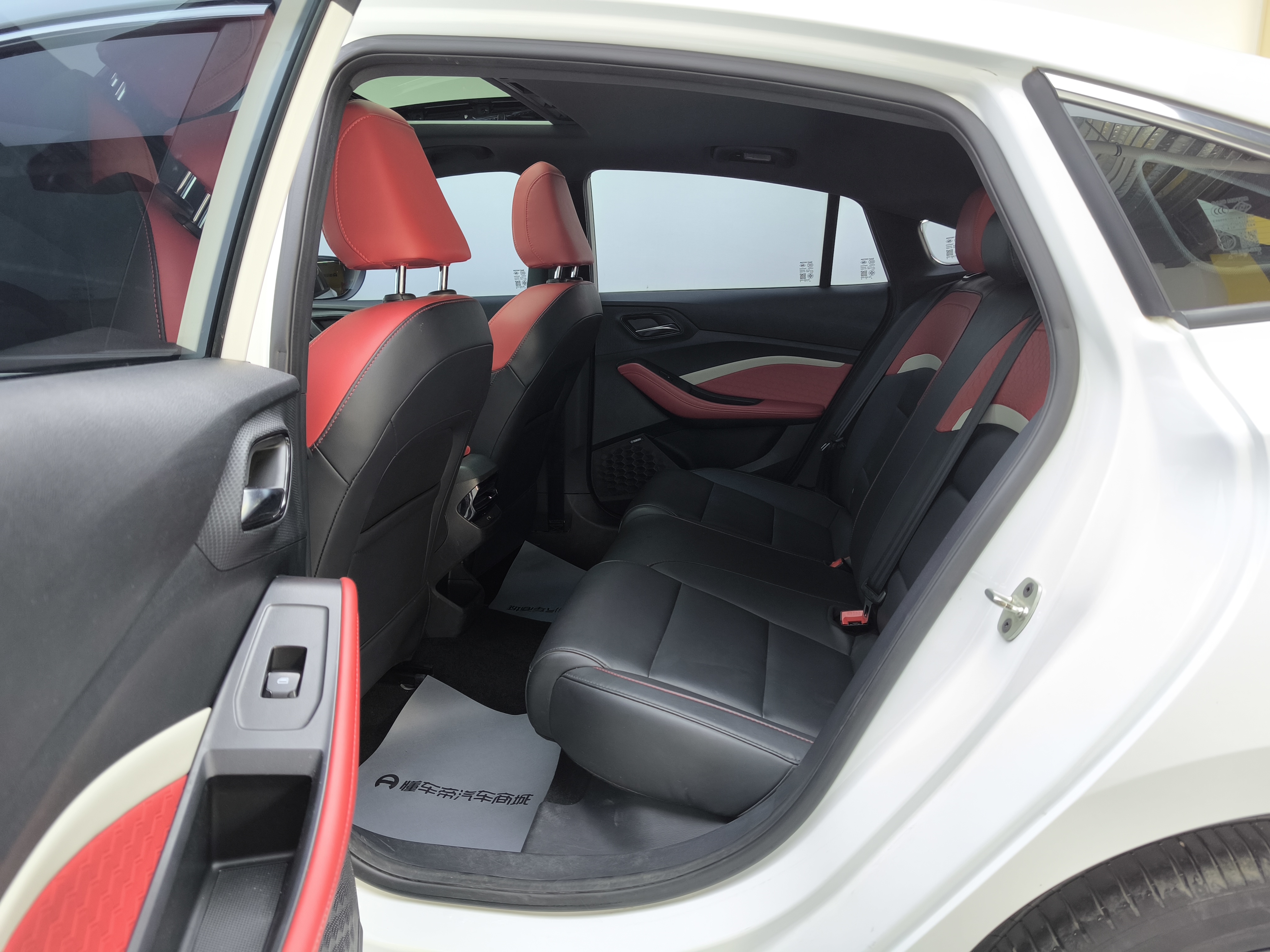 5 2022 immagine di auto #6