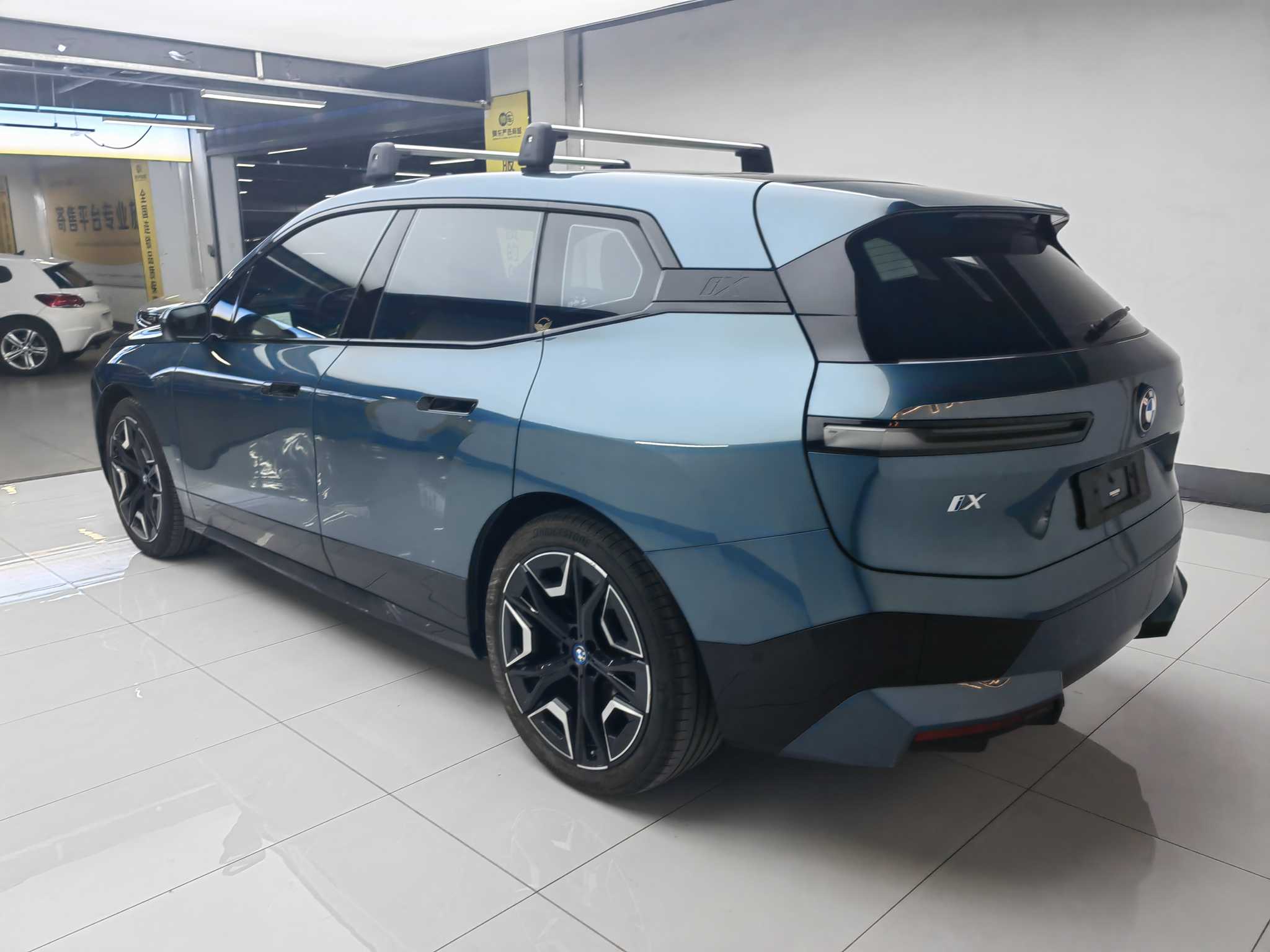 BMW iX 2022 car image #6