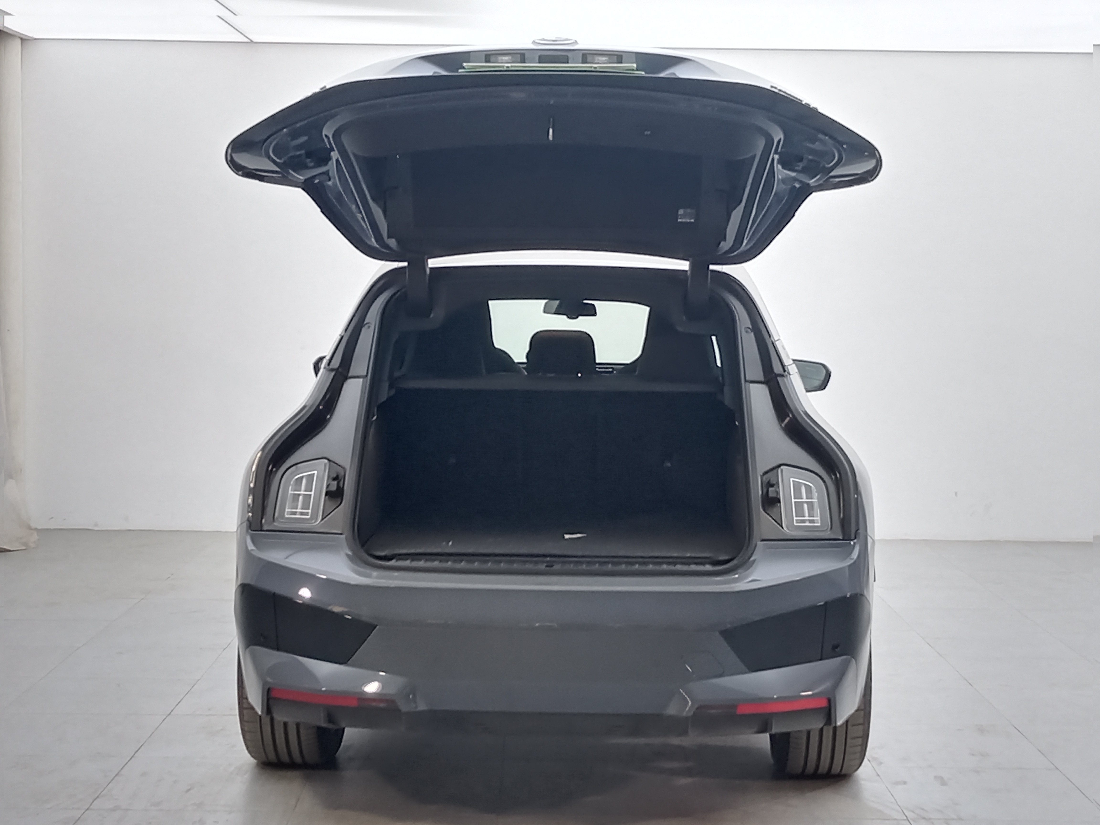 BMW iX 2023 car image #6