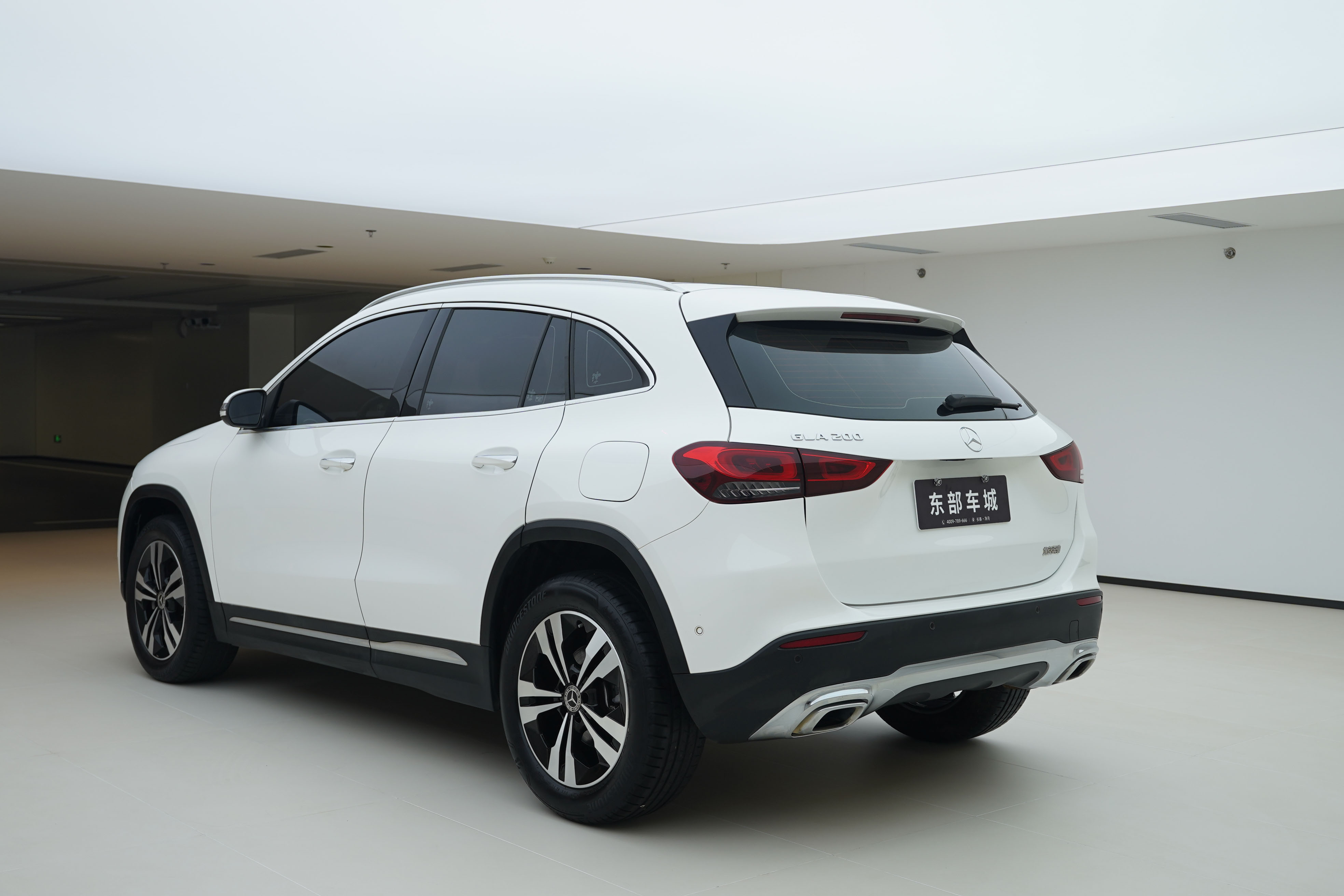 Mercedes-Benz GLA Class 2022 car image #6