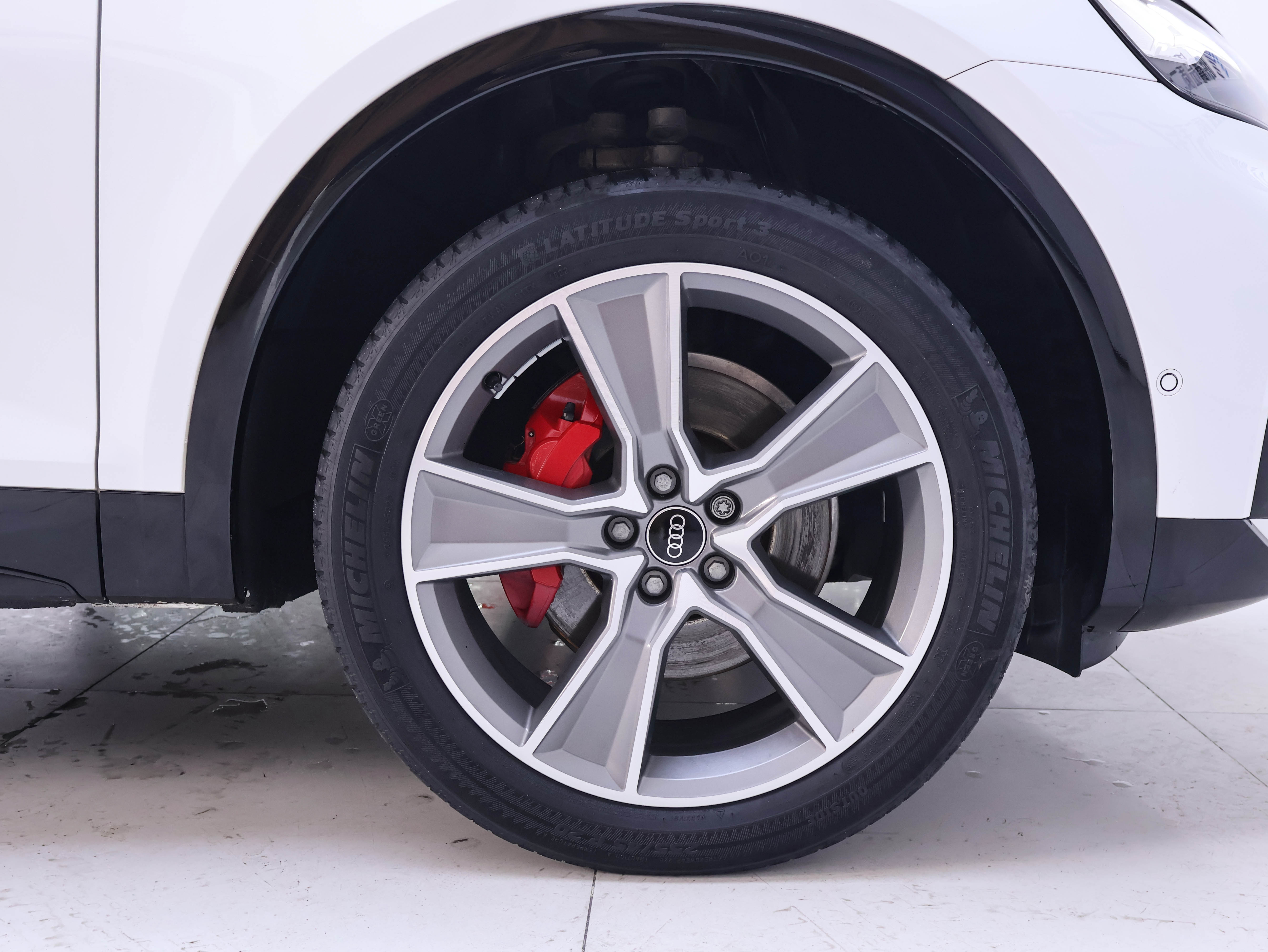 Audi Q5L Sportback 2023 immagine di auto #6