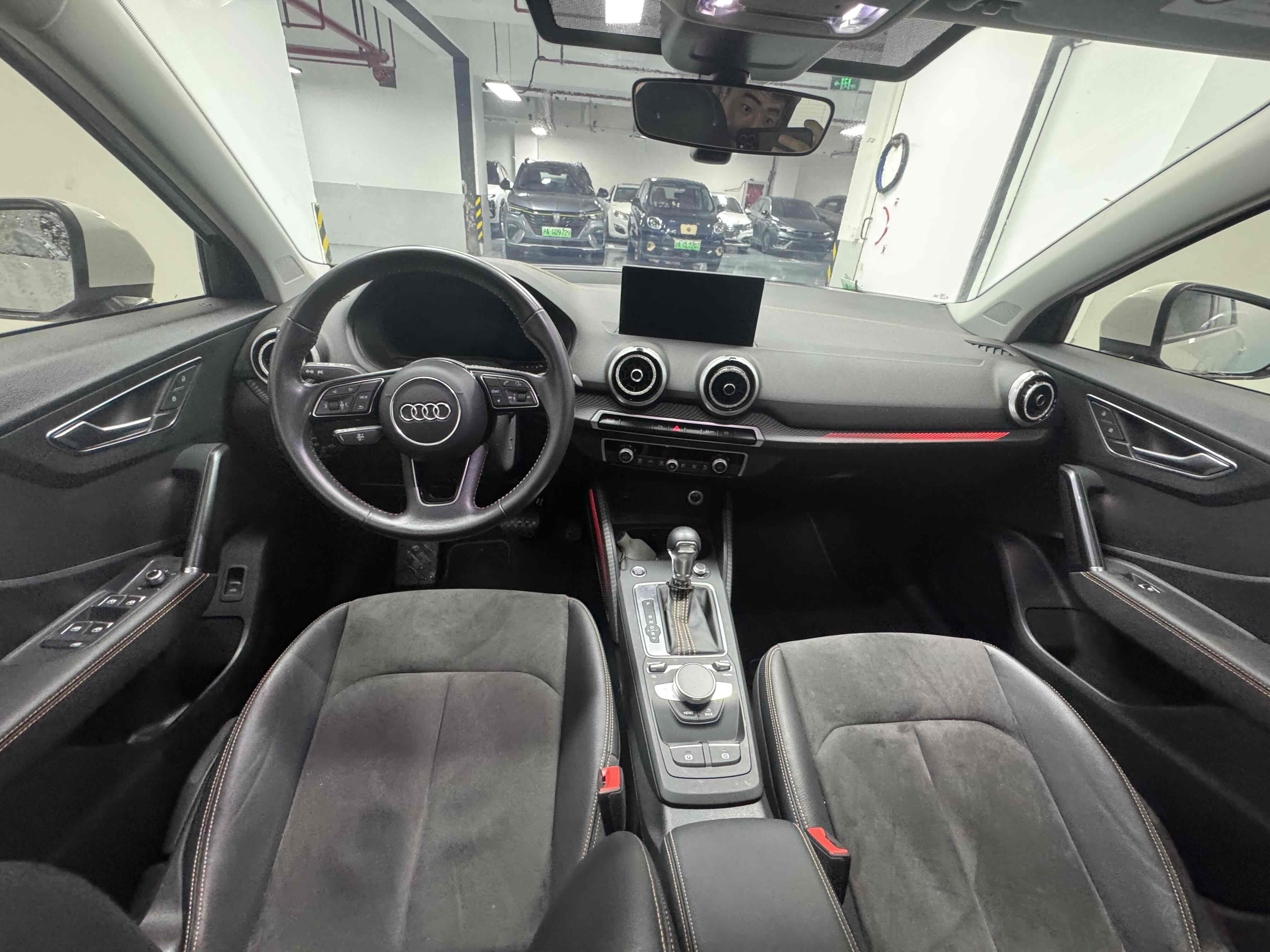 Audi Q2L e-tron 2022 imagen de coche #6