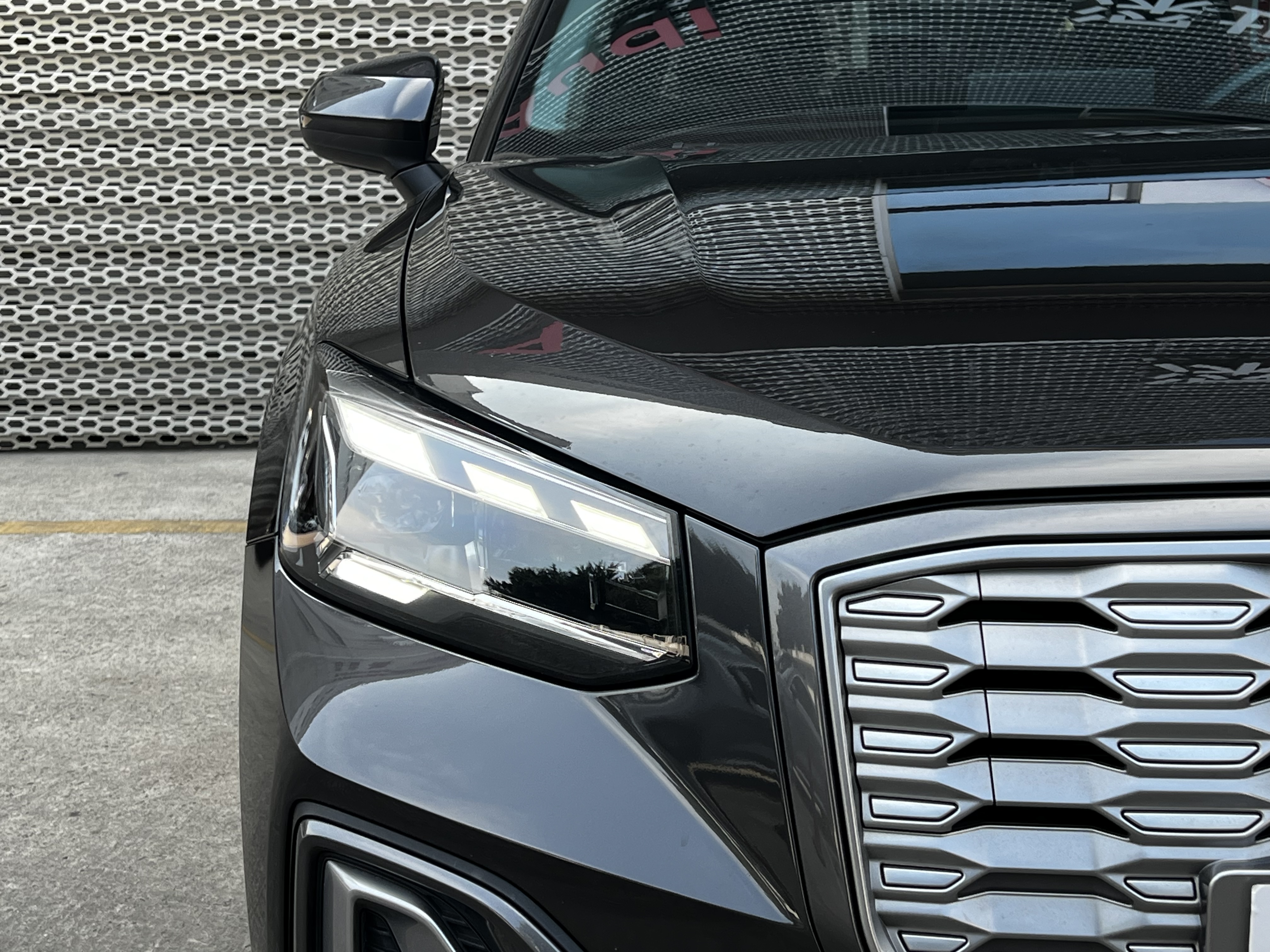 Audi Q2L e-tron 2022 immagine di auto #6