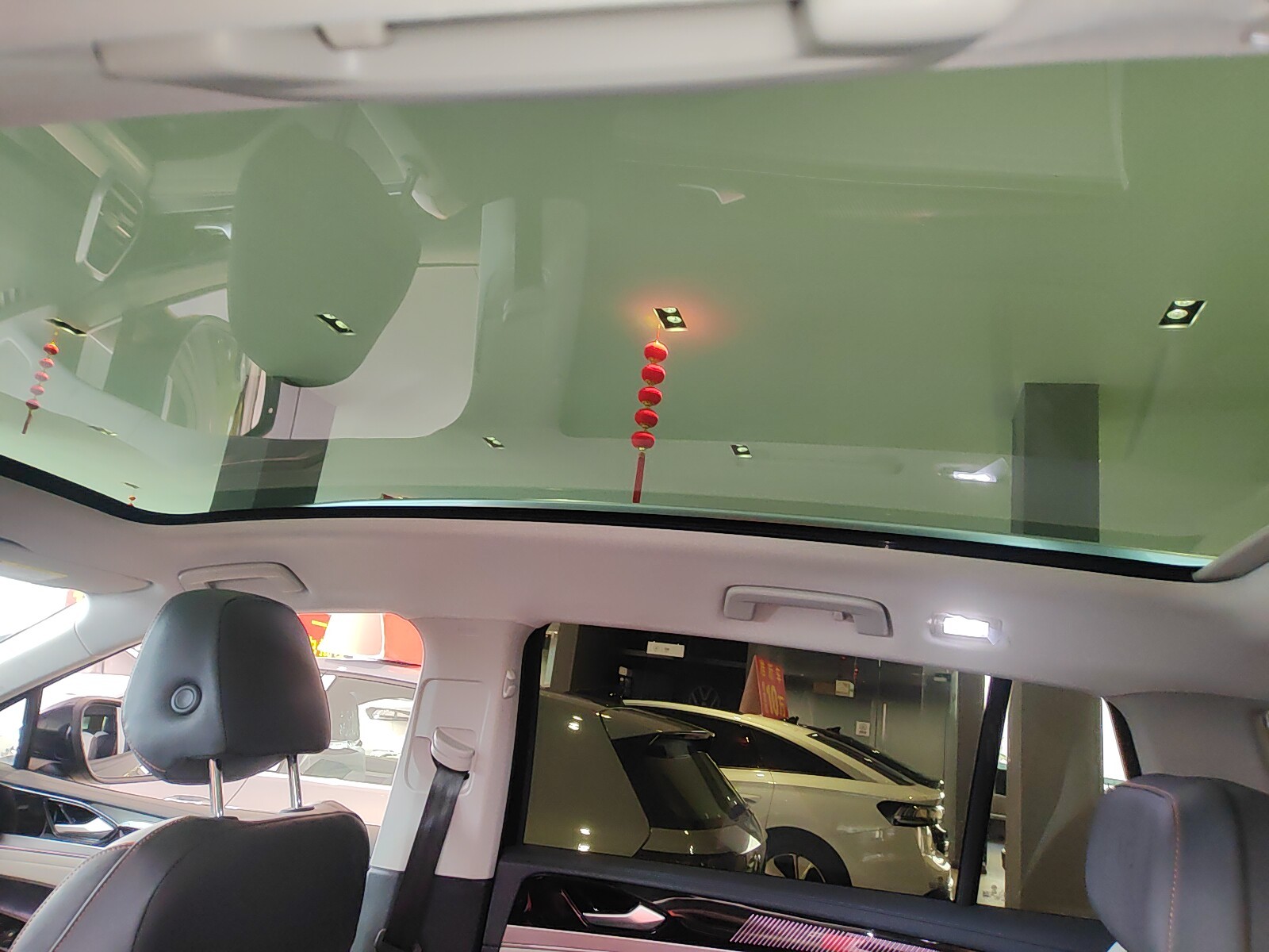 Volkswagen ID.6 Crozz 2022 immagine di auto #6