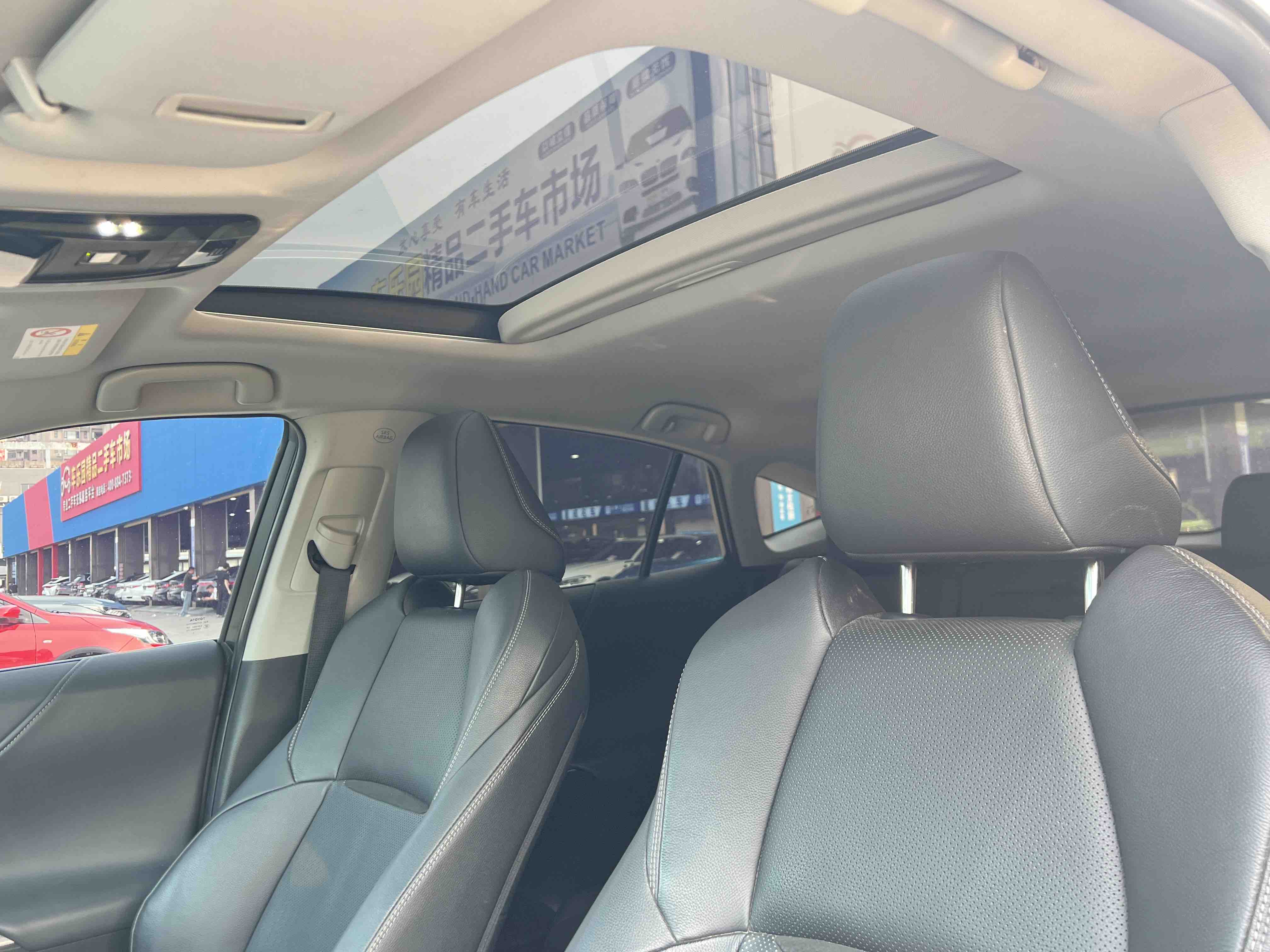 Toyota Venza 2023 car image #6