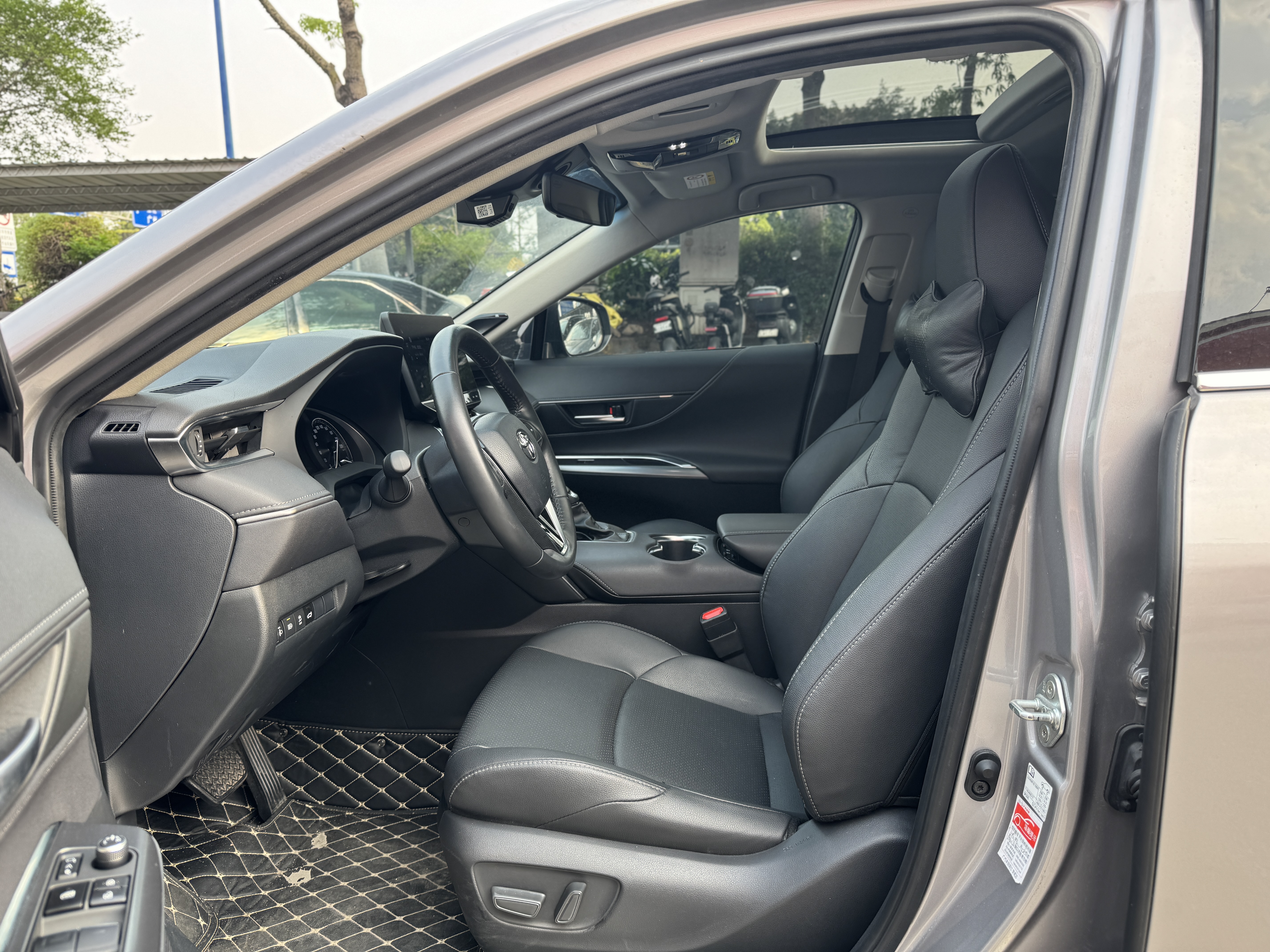 Toyota Venza 2024 car image #6