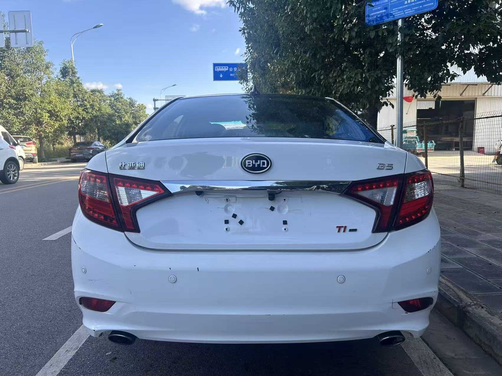 BYD G5 2016 #6 BYD G5 2016 car image #6