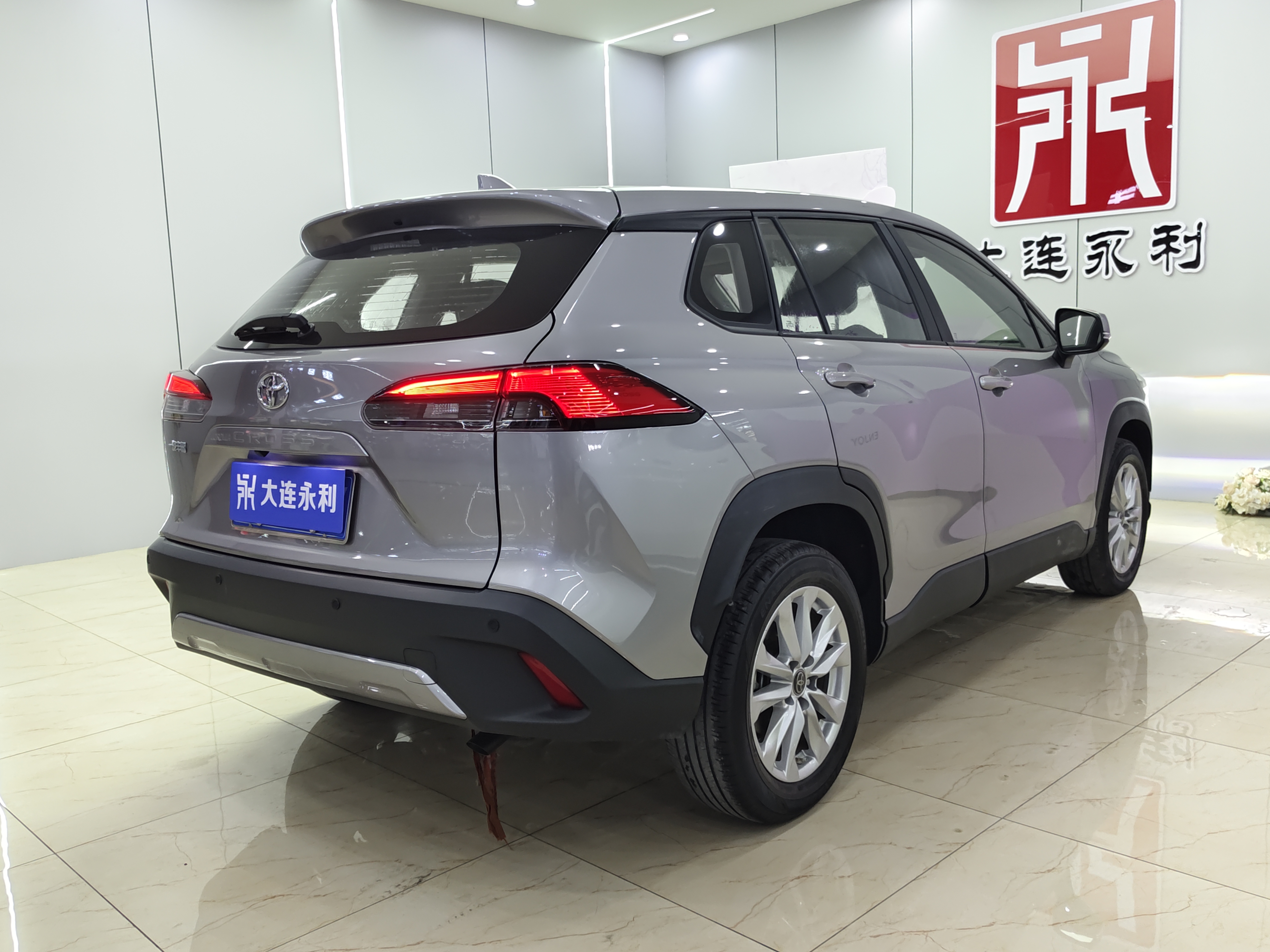 Corolla Cross 2022 #6 Corolla Cross 2022 car image #6