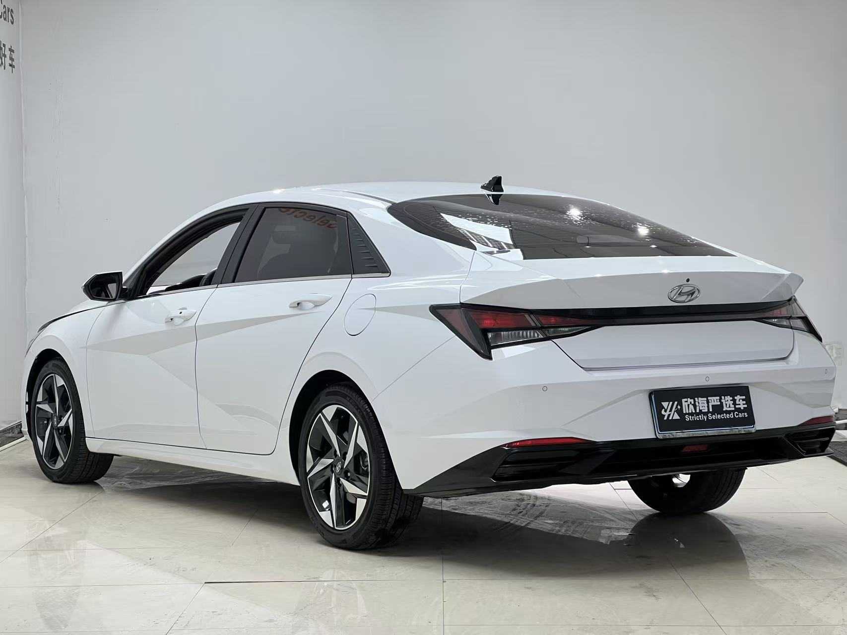 Hyundai Elantra 2022 car image #6