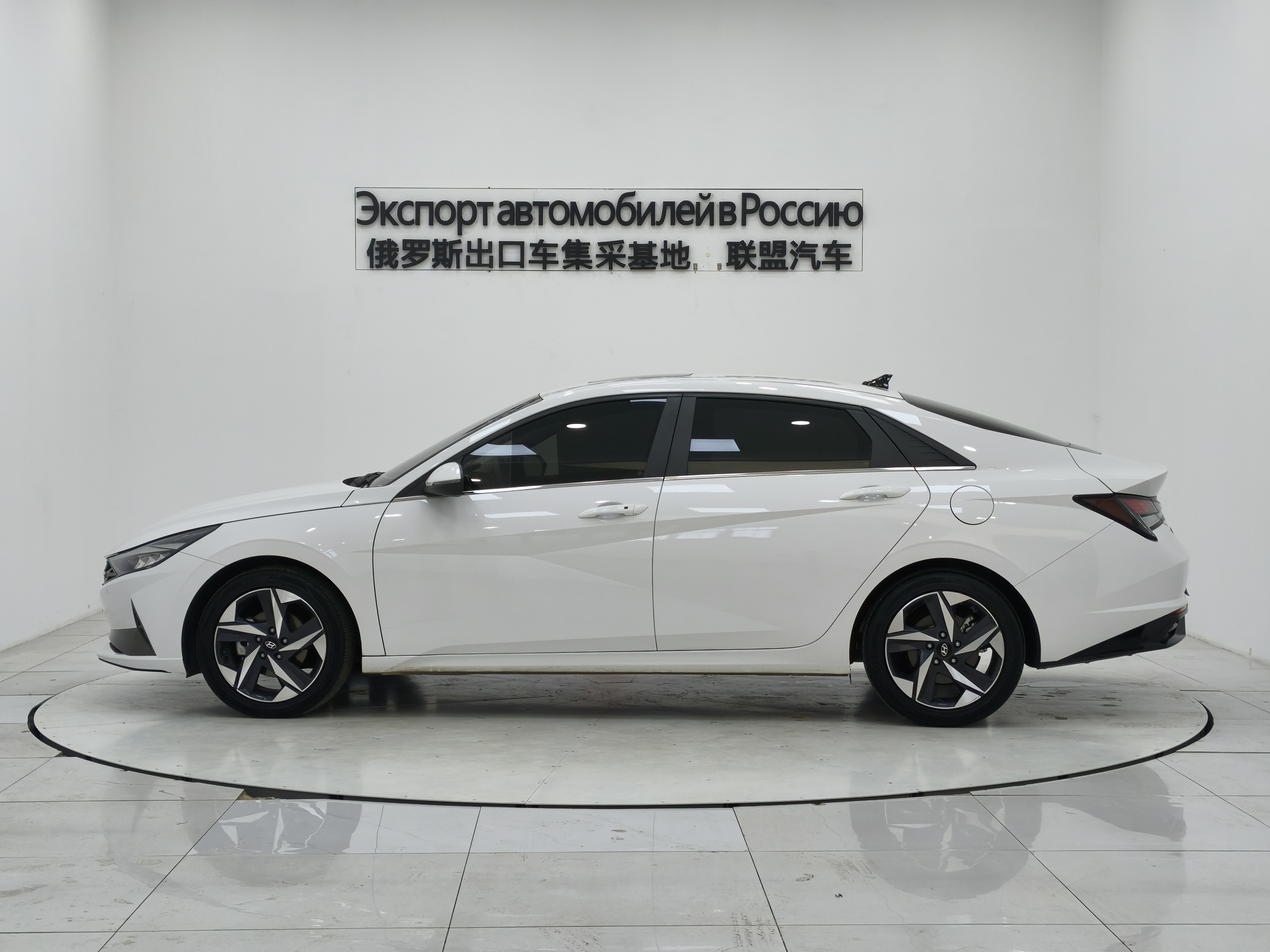 Hyundai Elantra 2022 car image #6