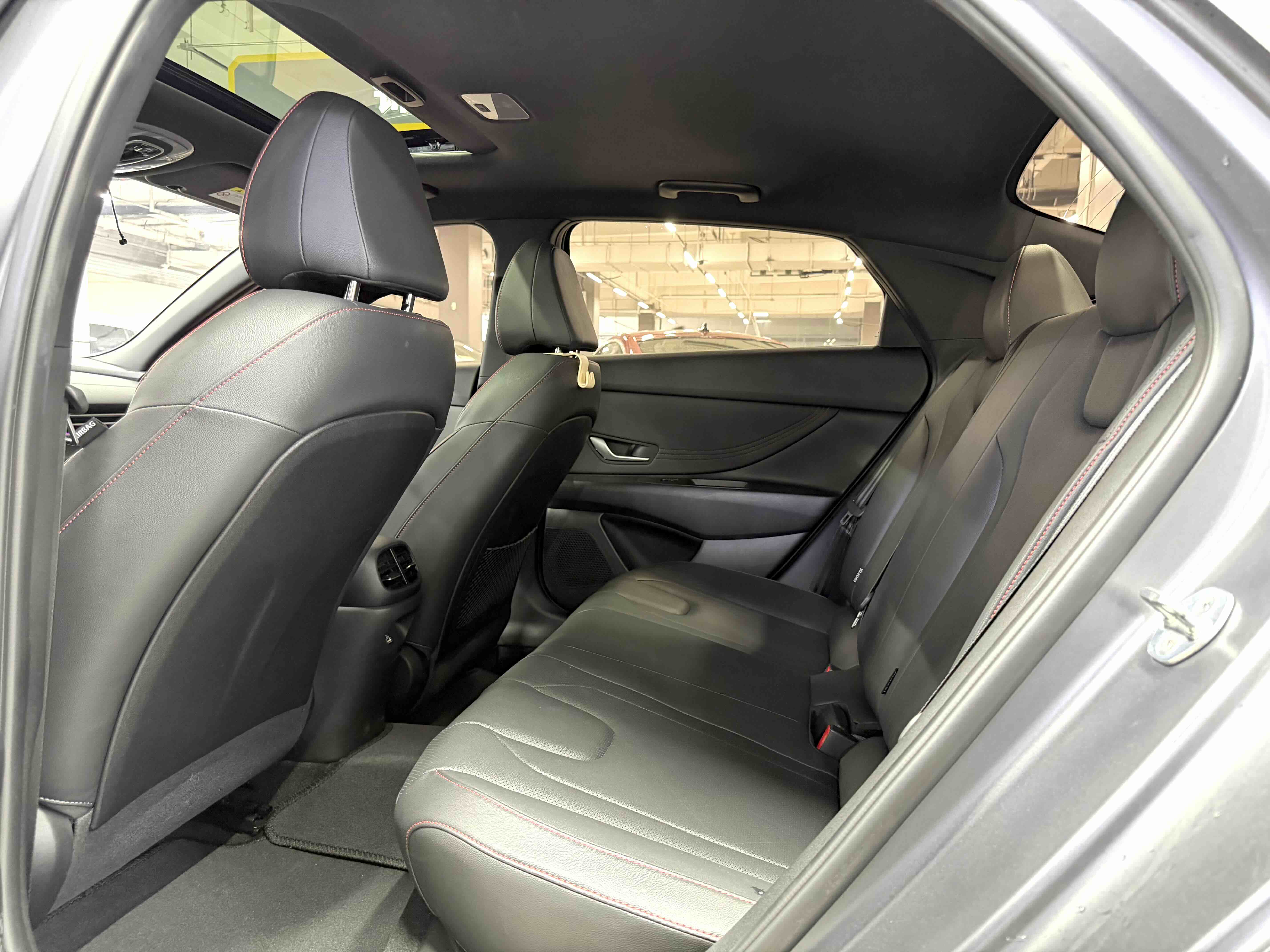 Hyundai Elantra 2023 car image #6