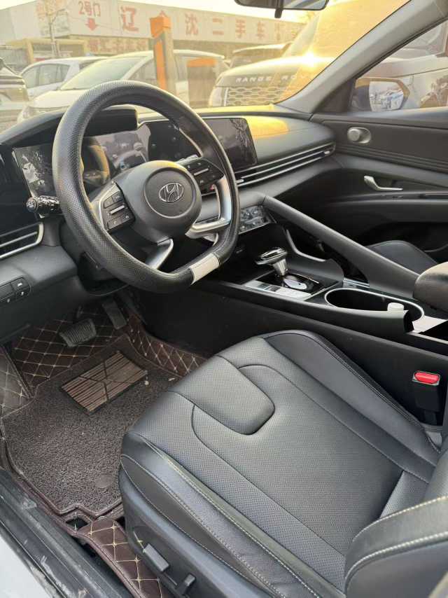 Hyundai Elantra 2023 immagine di auto #6