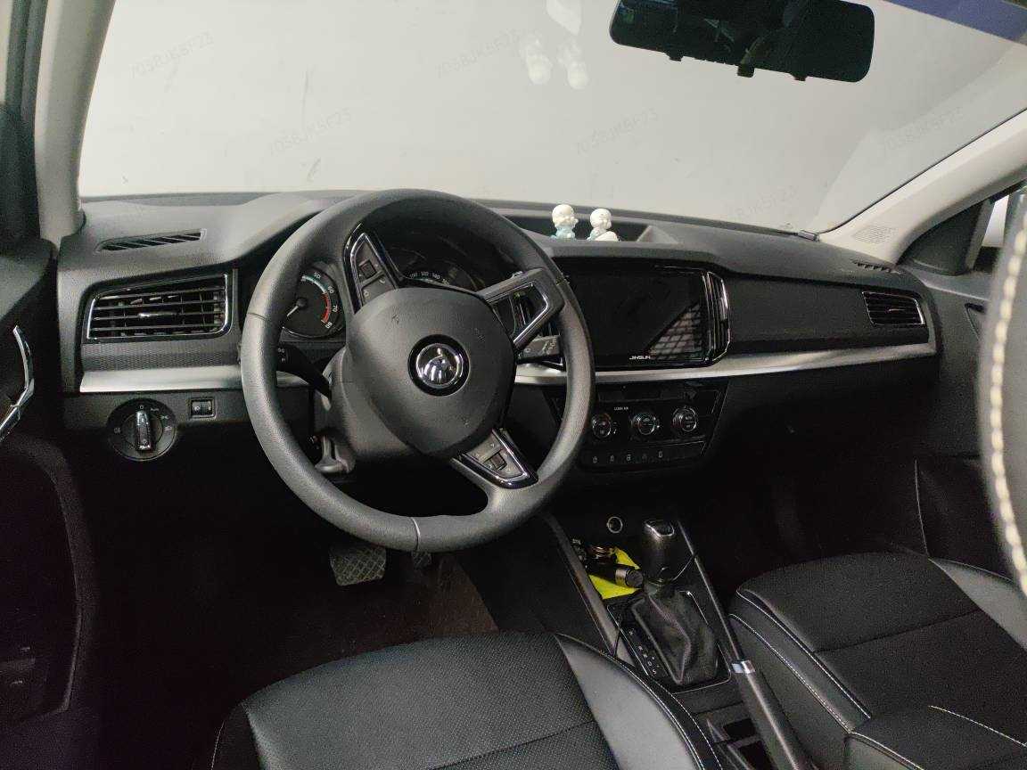 Skoda Kamiq 2022 #6 Skoda Kamiq 2022 car image #6