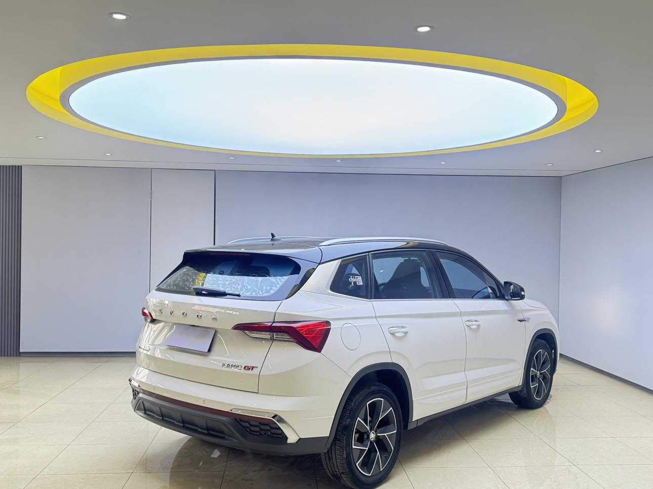 Skoda Kamiq 2022 imagen de coche #6