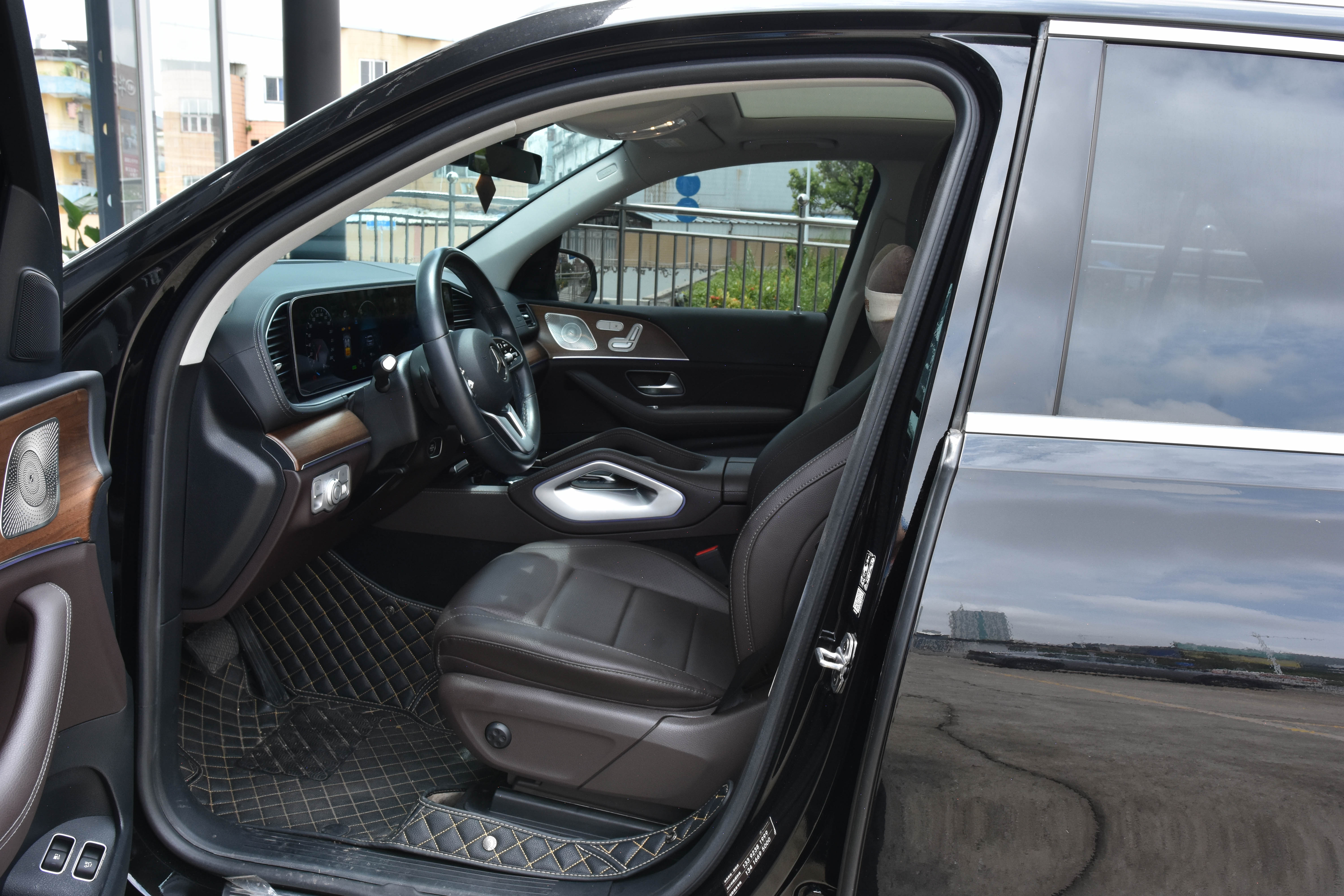 Mercedes-Benz GLE Class New Energy 2022 car image #6