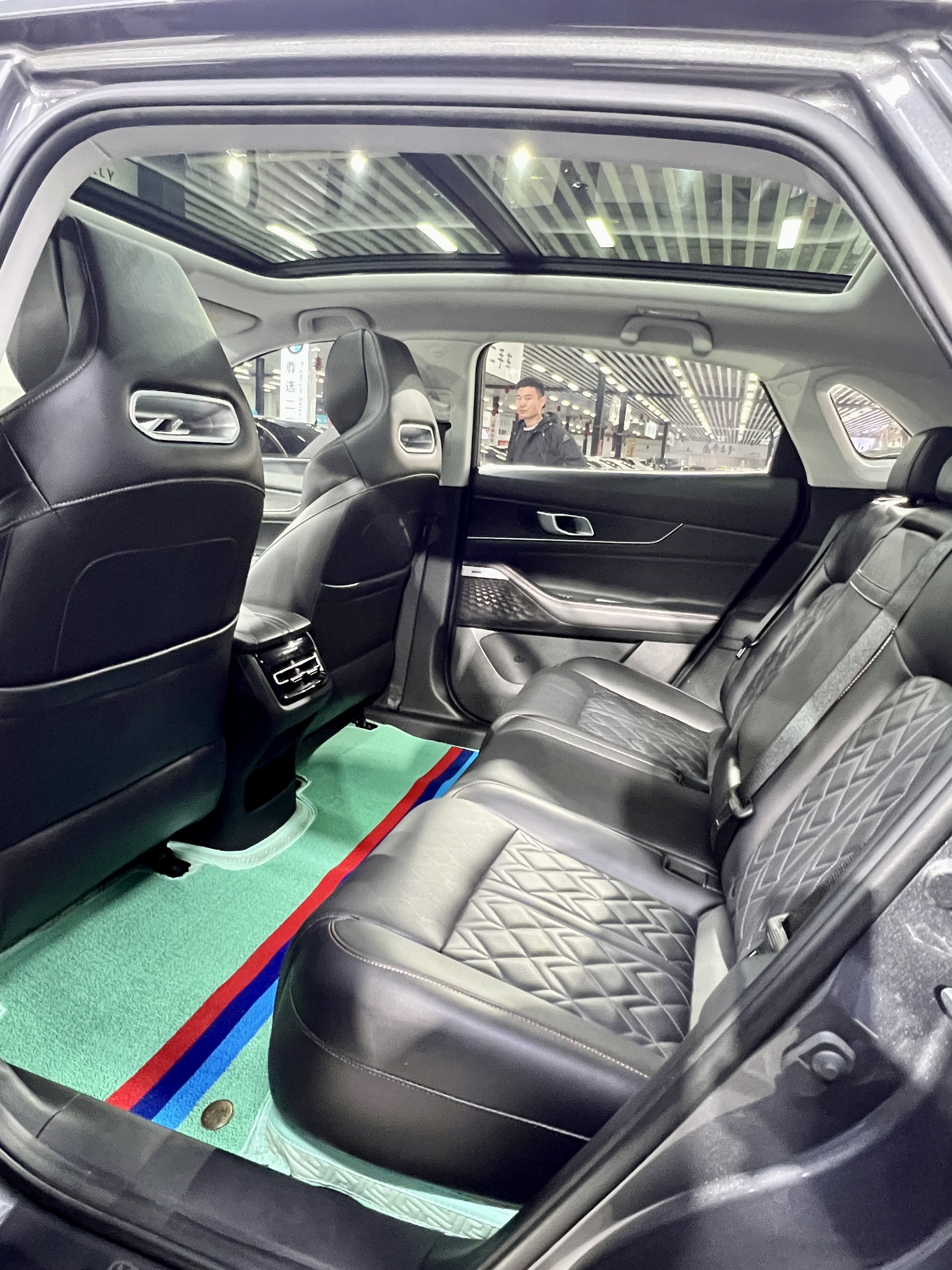 Changan UNI-K iDD 2023 car image #6