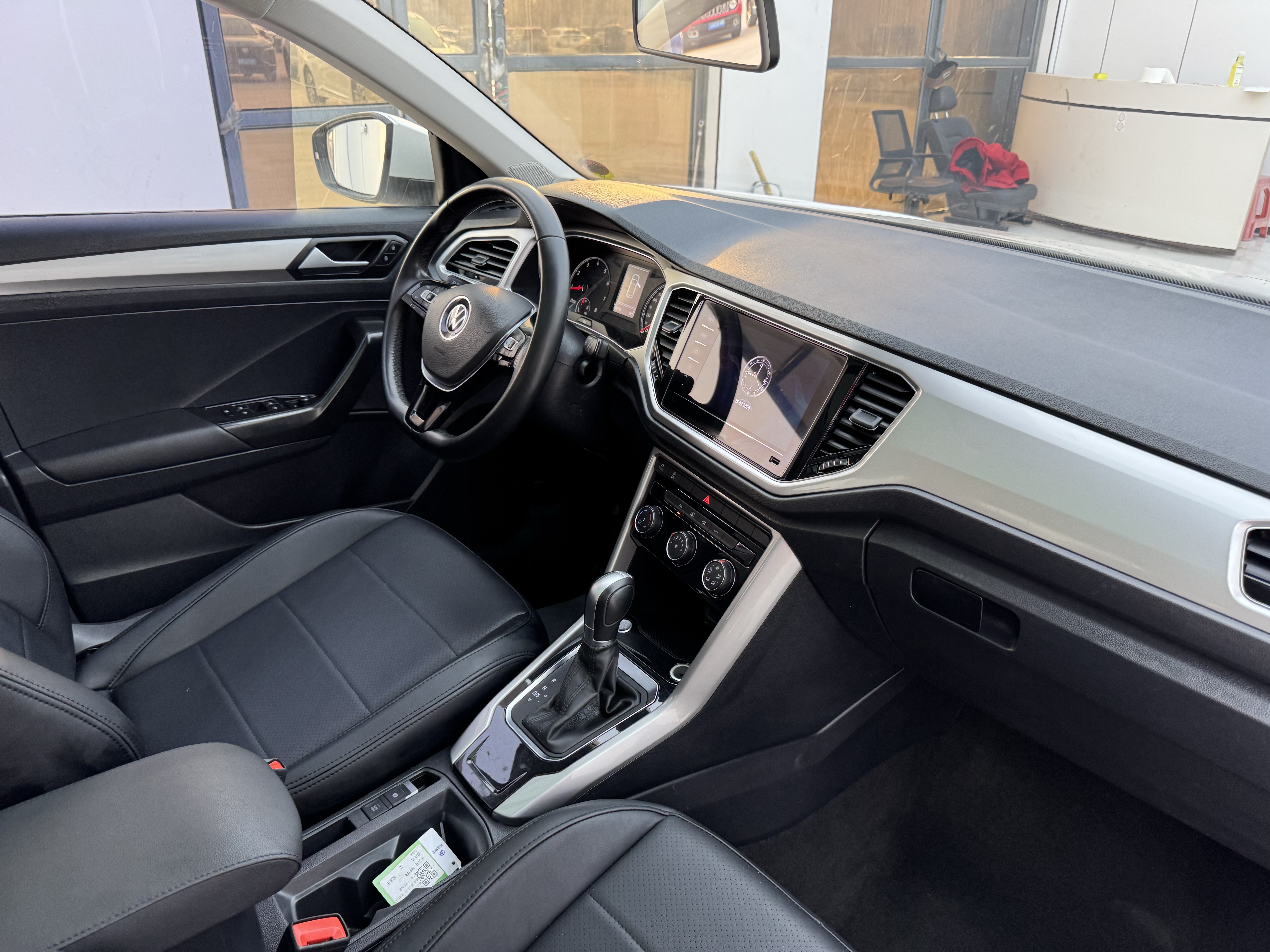 T-Roc 2023 car image #6