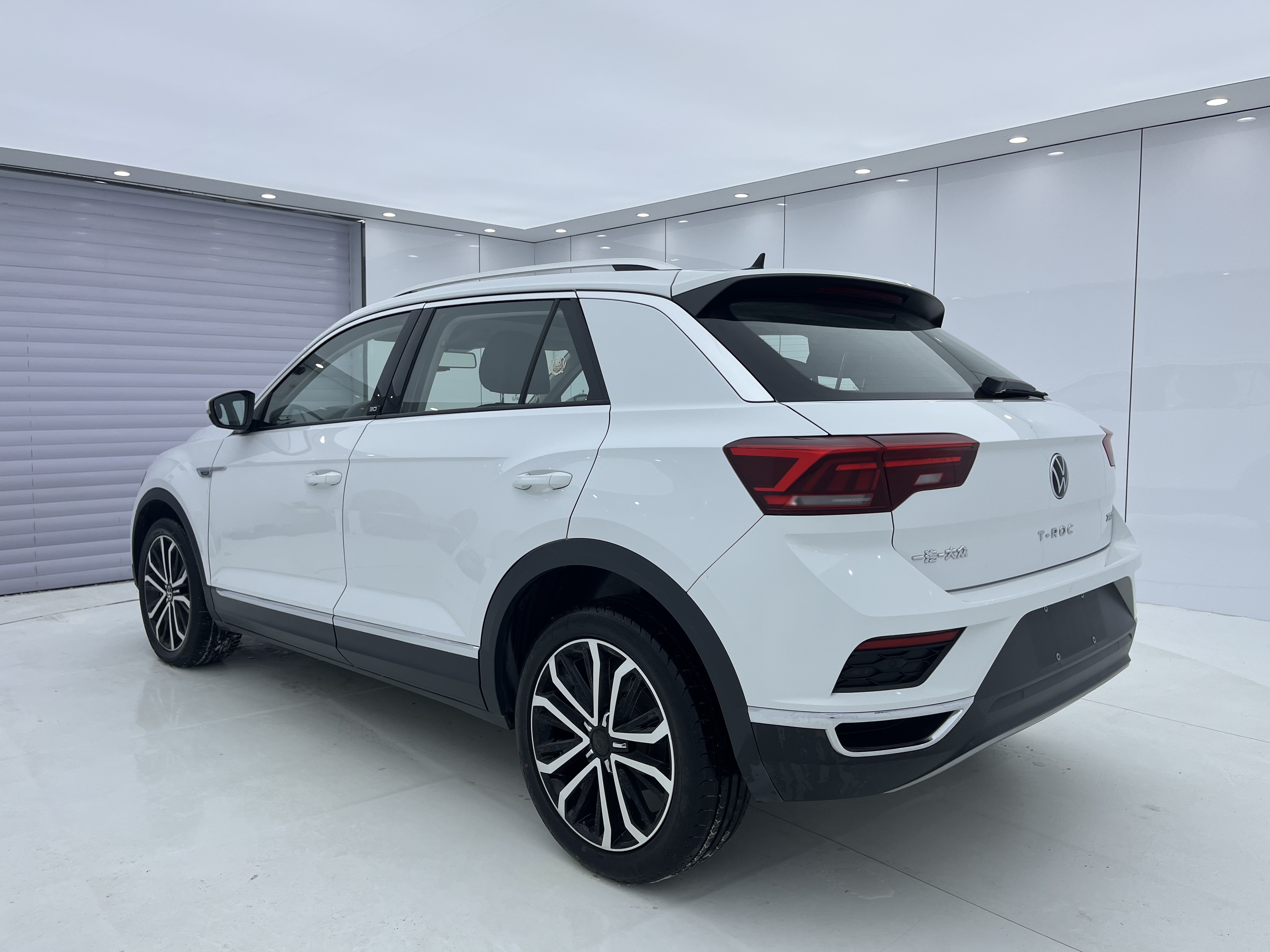Volkswagen T-Roc 2022 immagine di auto #6