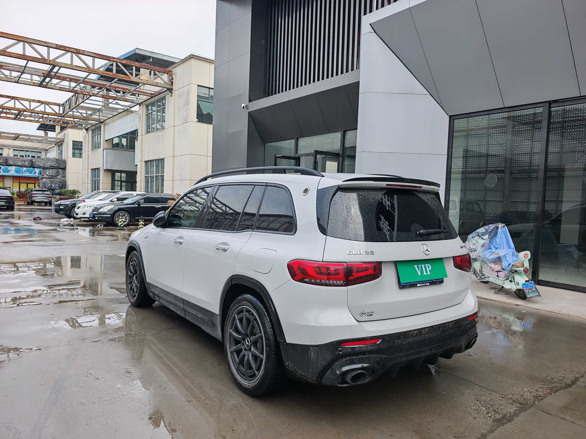 Mercedes-Benz GLB AMG 2023 immagine di auto #6