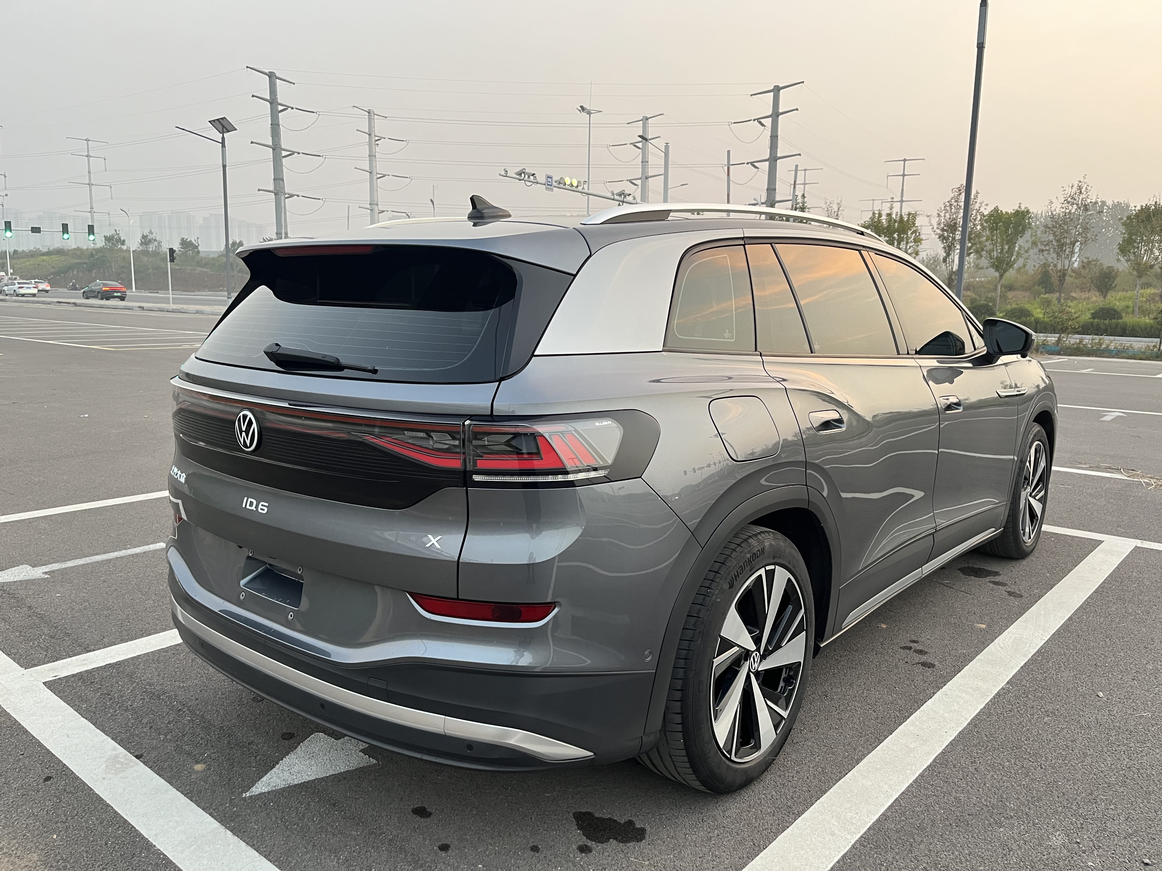 Volkswagen ID.6 X 2023 car image #6